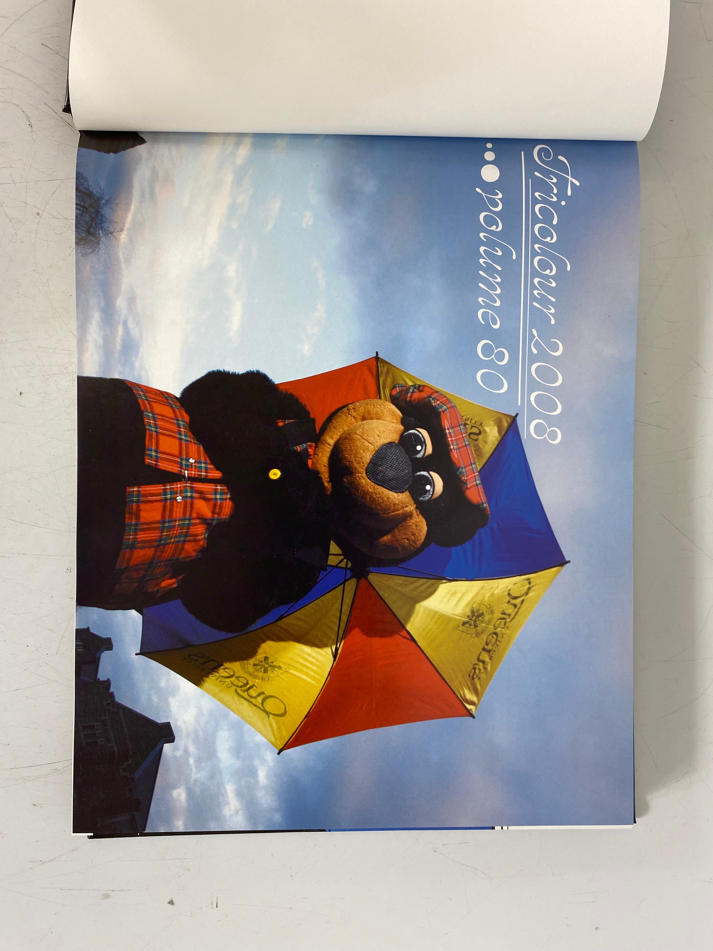 2008 Queen's University Yearbook "Tricolour" Kingston, ON, Canada HC Giftbox