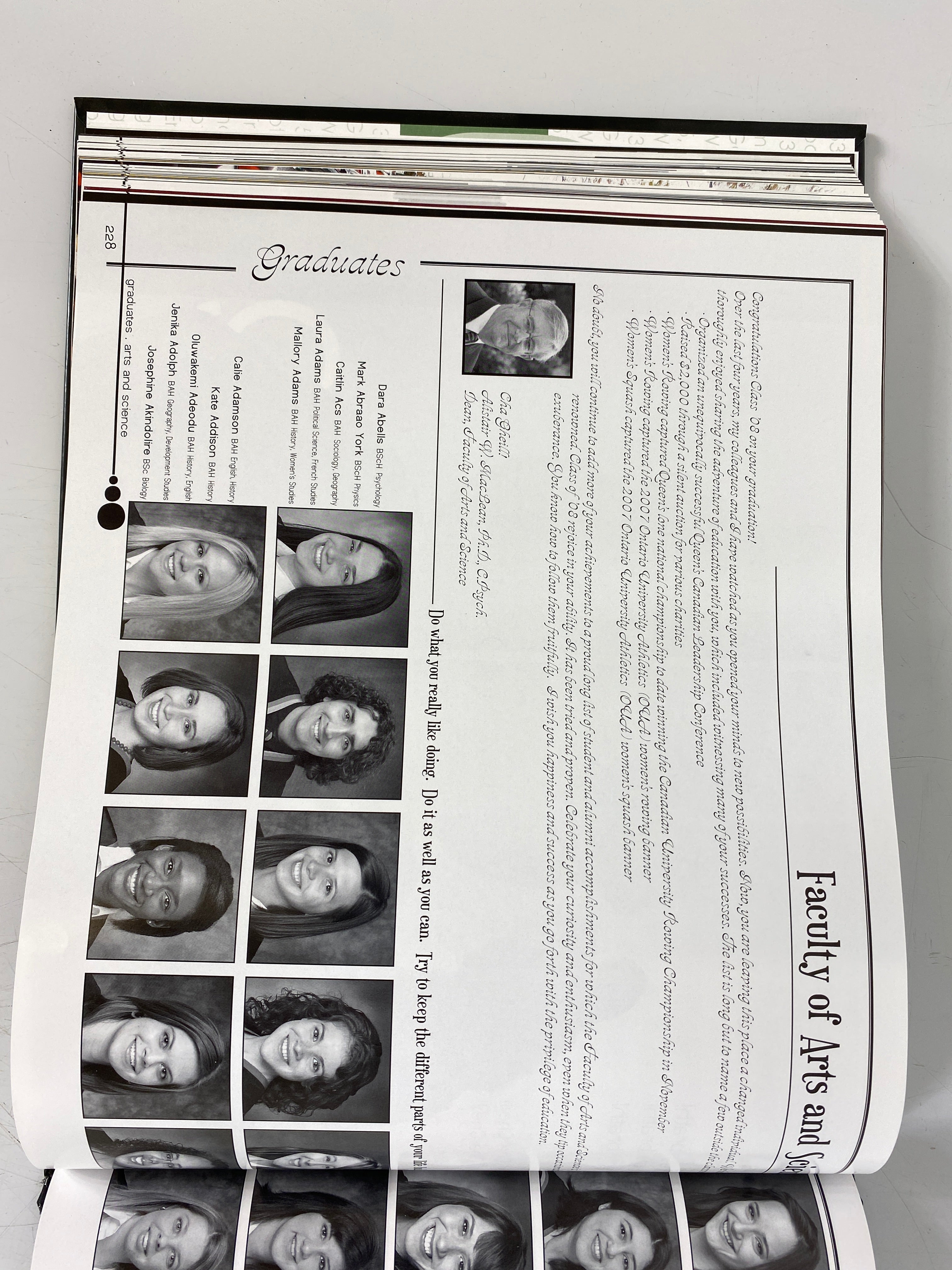 2008 Queen's University Yearbook "Tricolour" Kingston, ON, Canada HC Giftbox