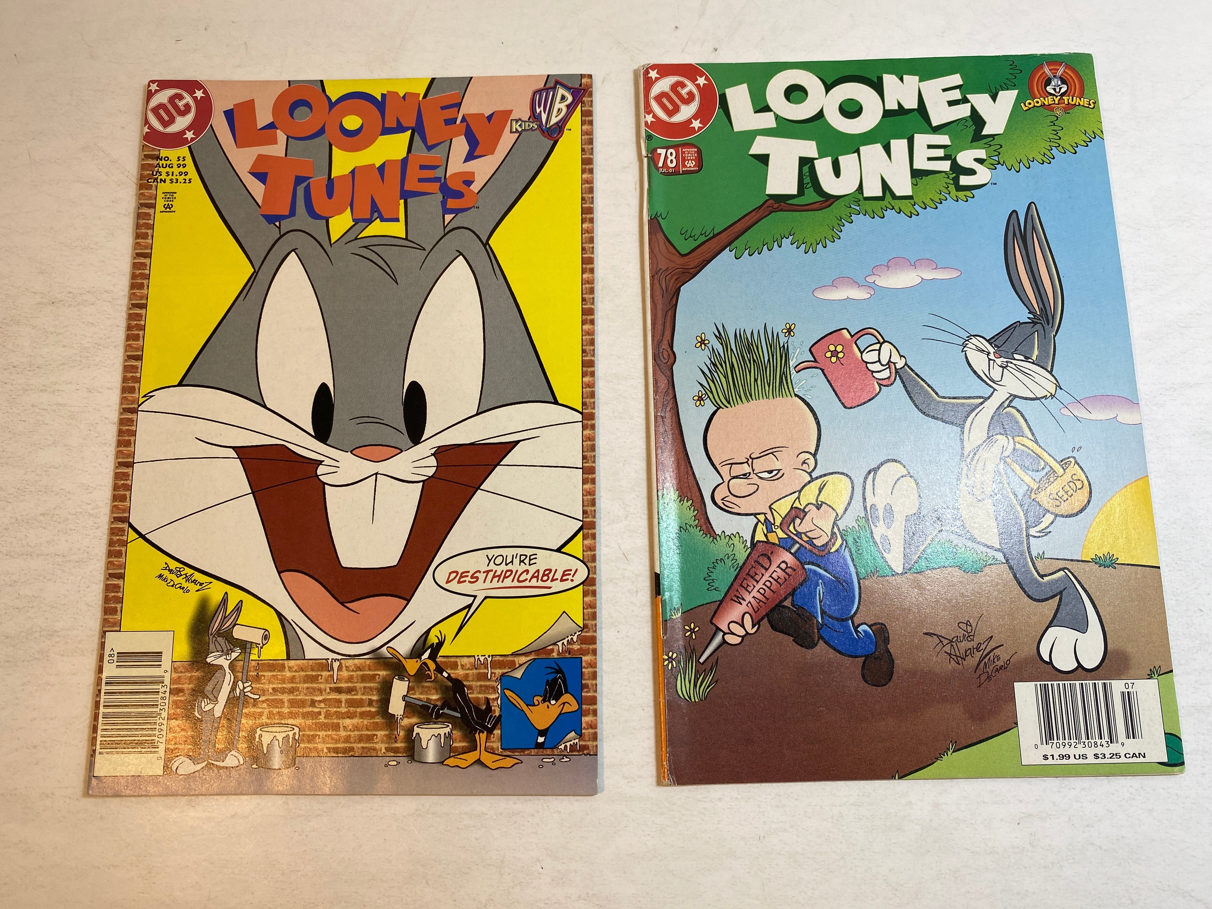Lot of 2 Looney Tunes DC Comics 1999-2001