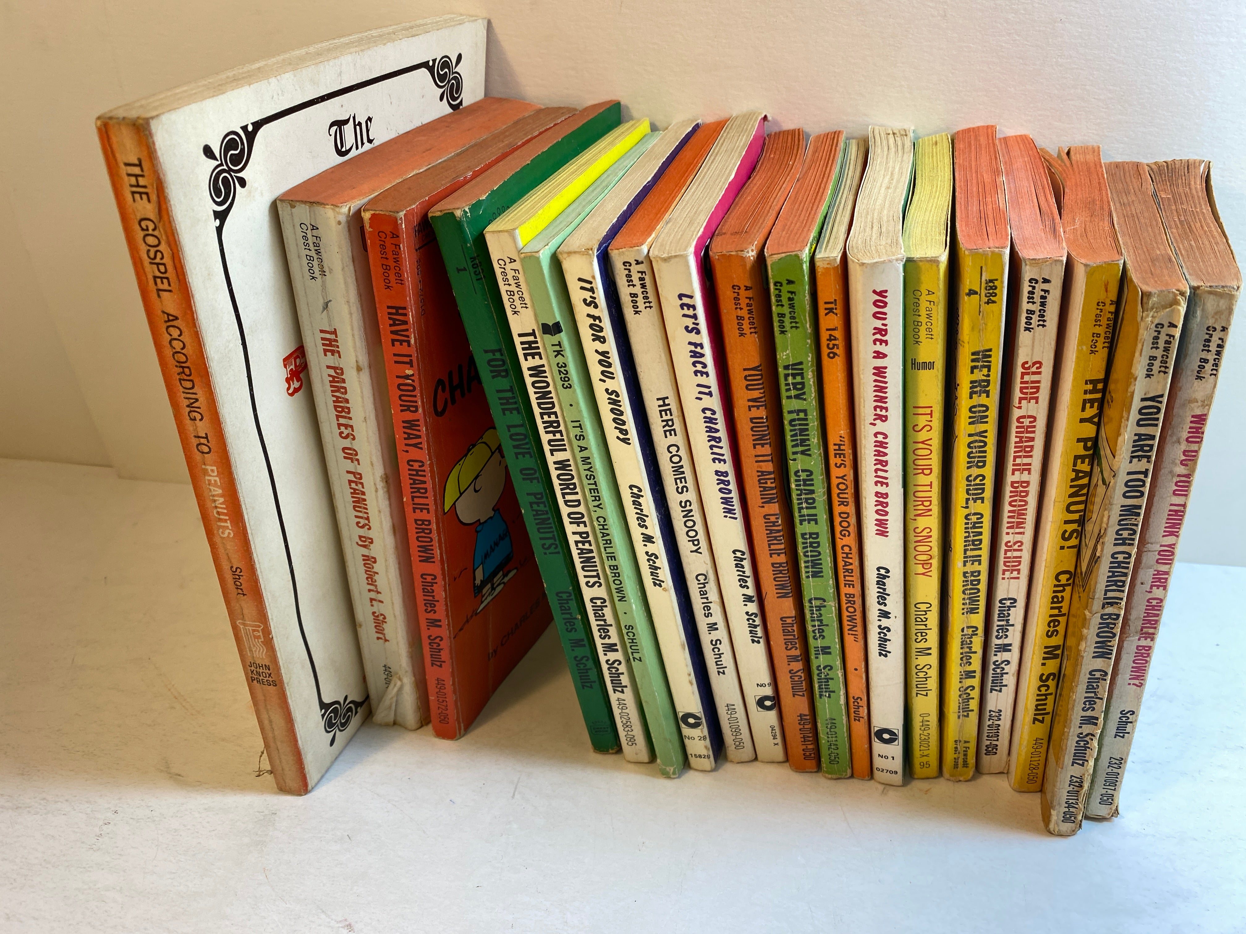 Lot of 19 Vintage Peanuts paperbacks Charles Schulz 1954-1975
