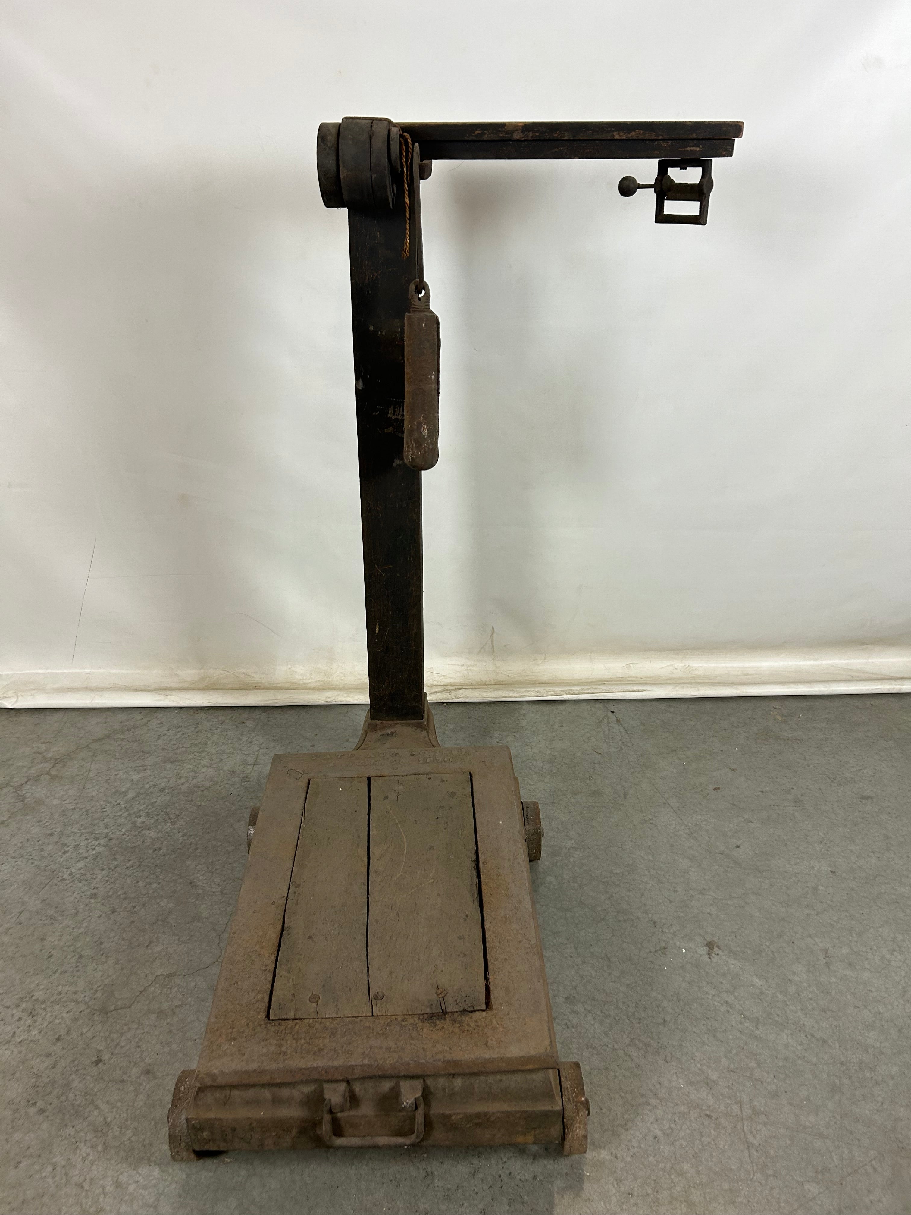 Antique Fairbanks rolling 500 lb. grain scale with weights