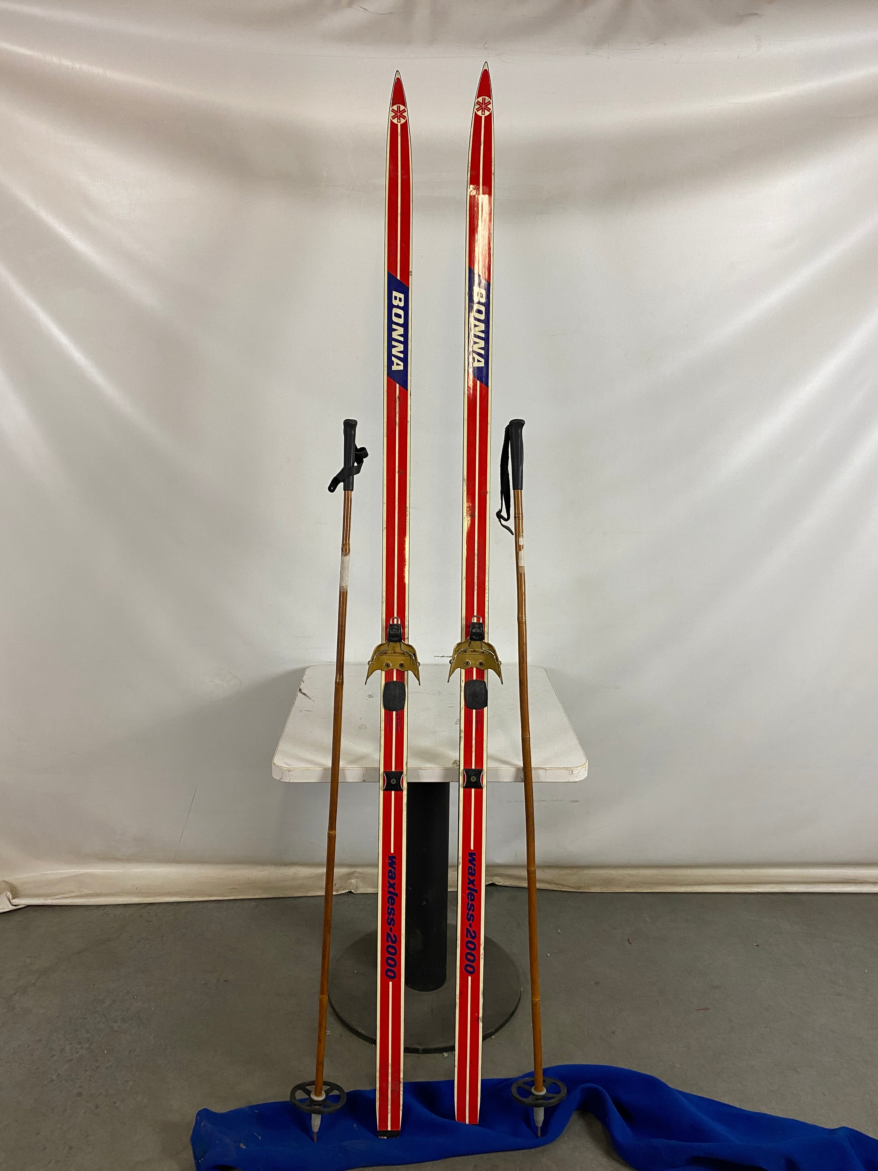 Bonna Cross Country Skis Waxless w/ Poles