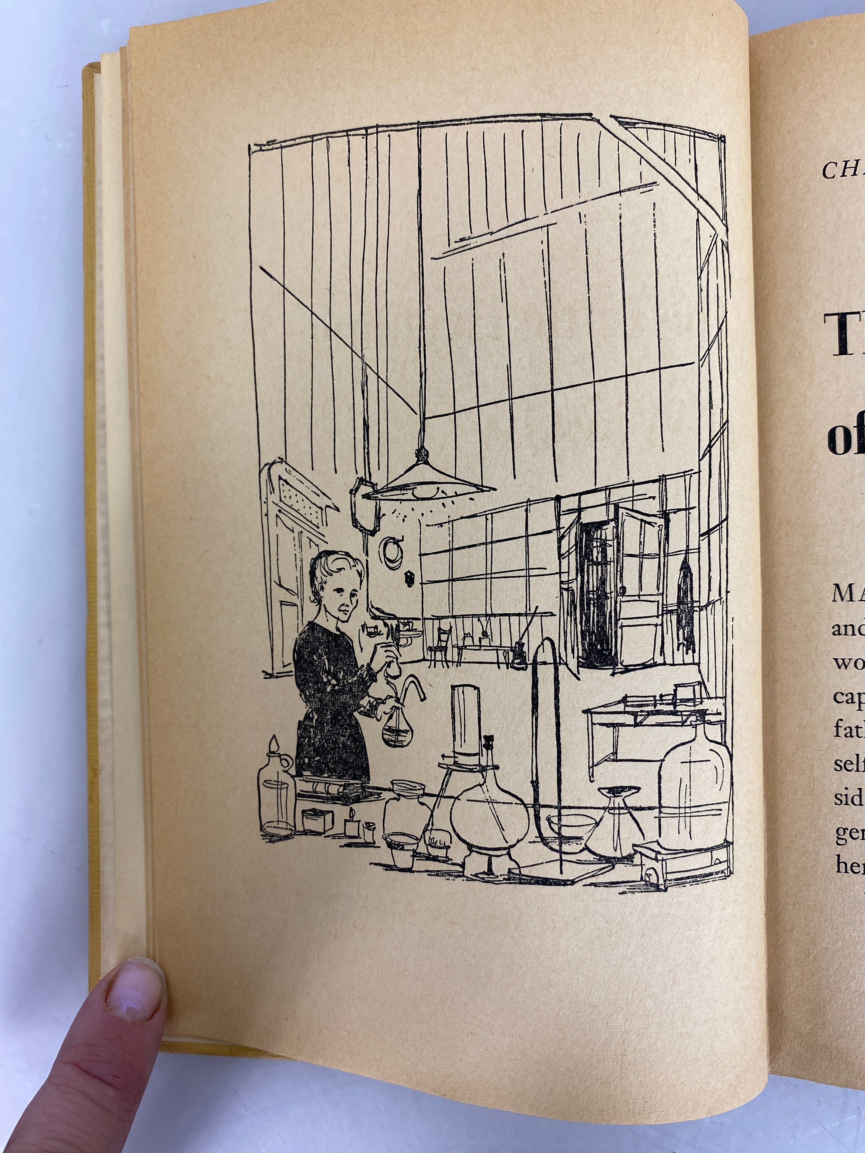Children's Biography: Madame Curie by Eileen Bigland 1957 Criterion Books HC