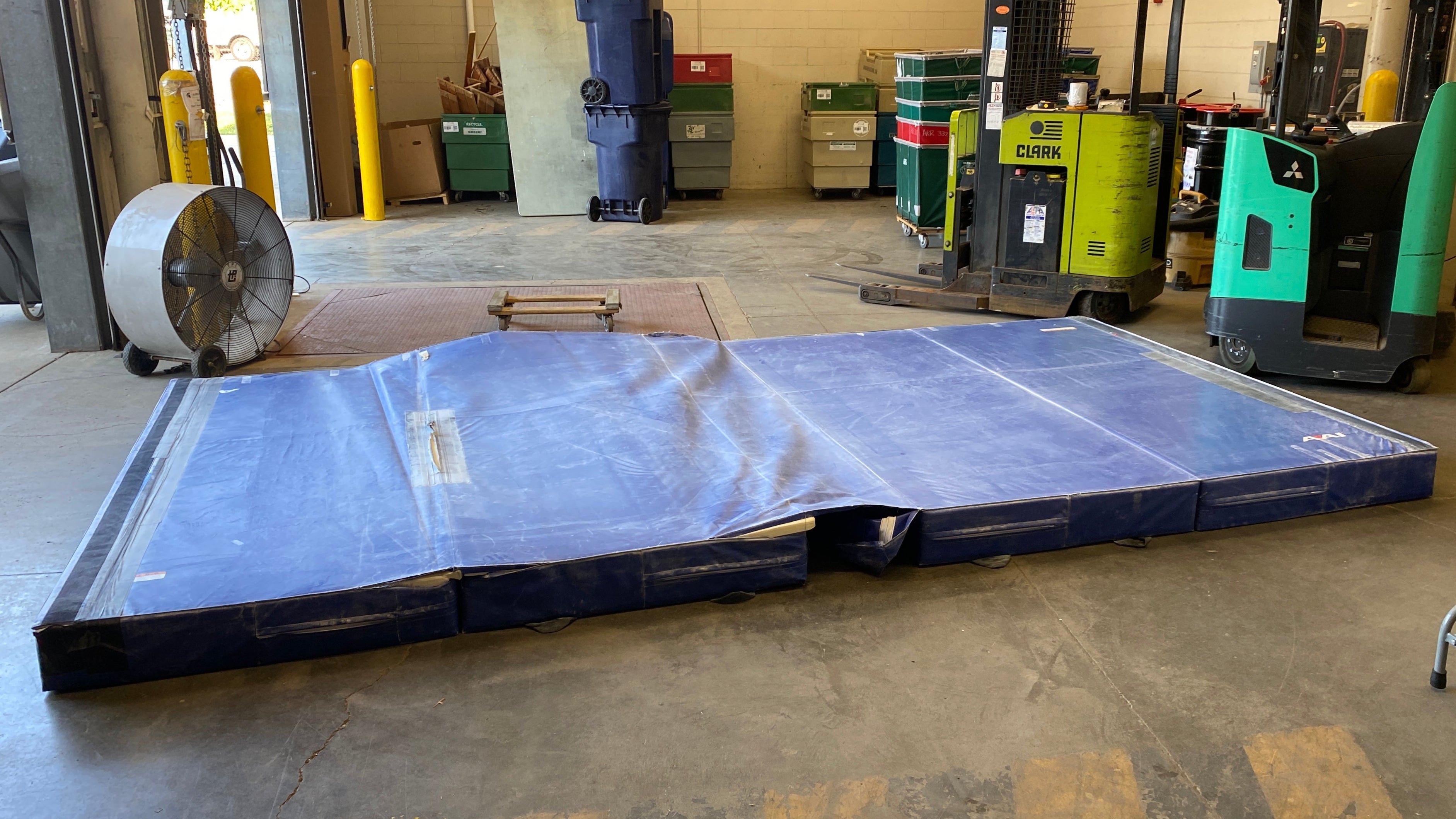 AAI Large Blue Gymnastics Landing 4 Pad Mat