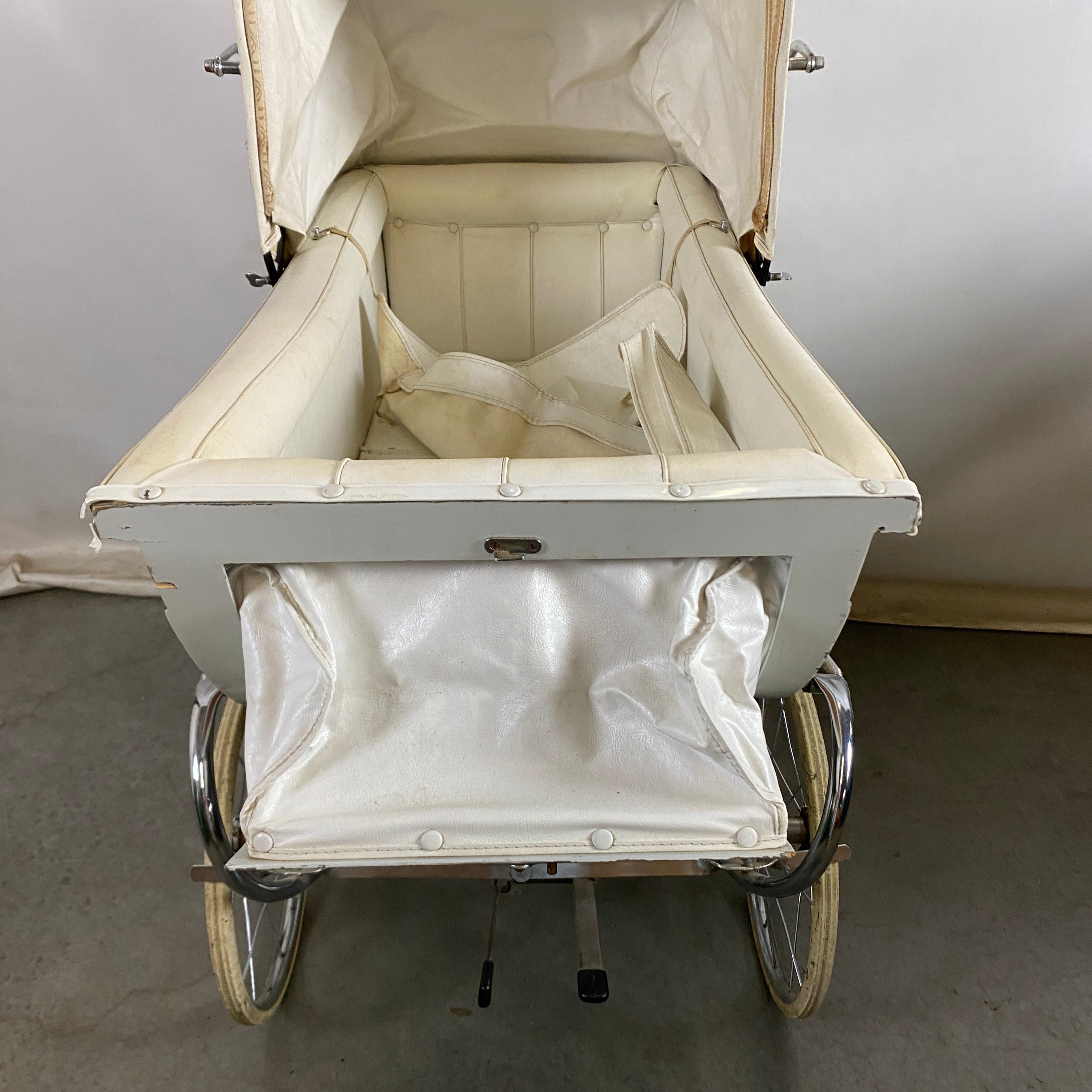 Antique Bilt-Rite Wood Panel and White Canvas Interior Baby Carriage