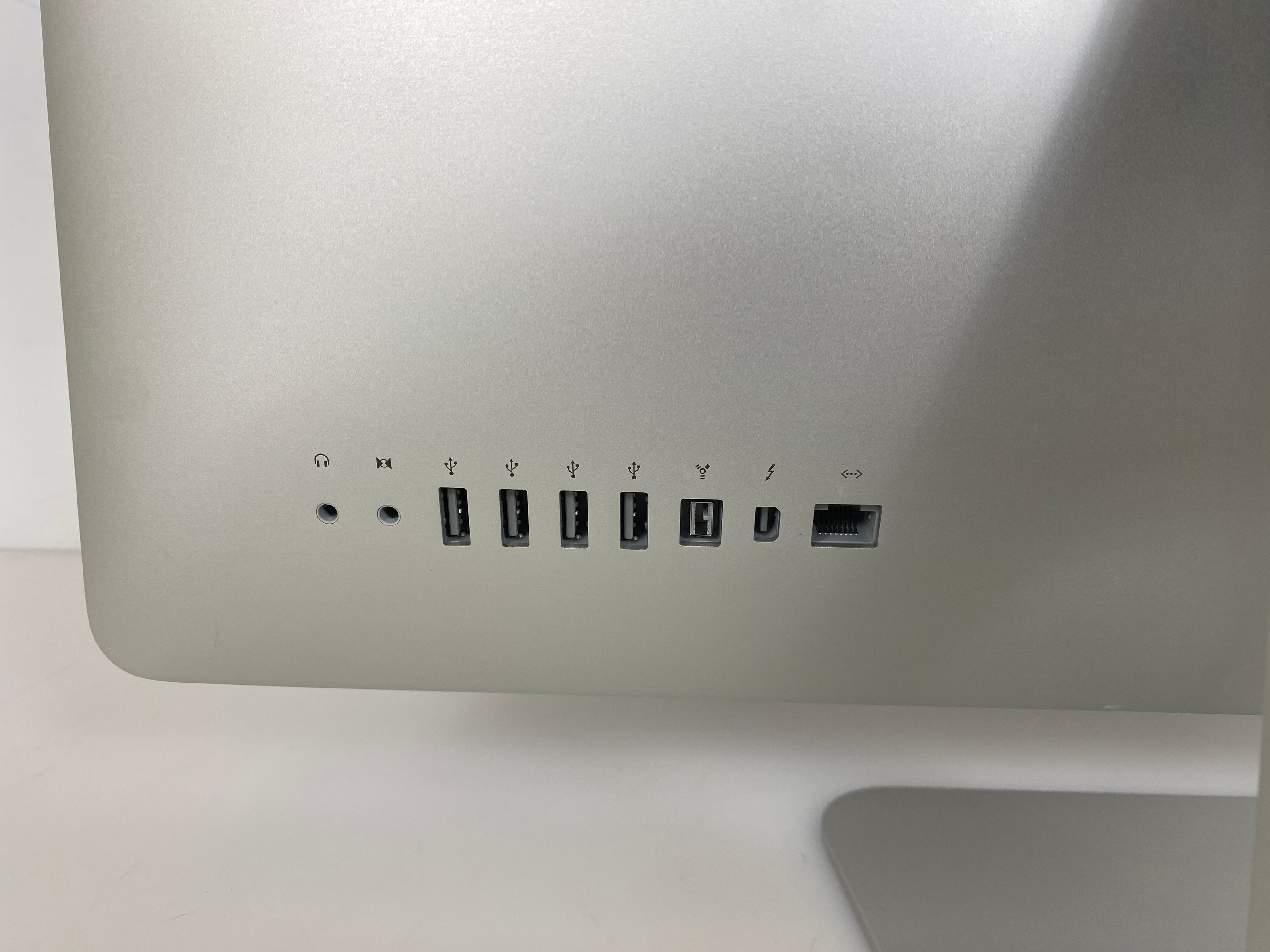 Apple iMac A1311 MC309LL/A Core i5 Desktop (Mid-2011)