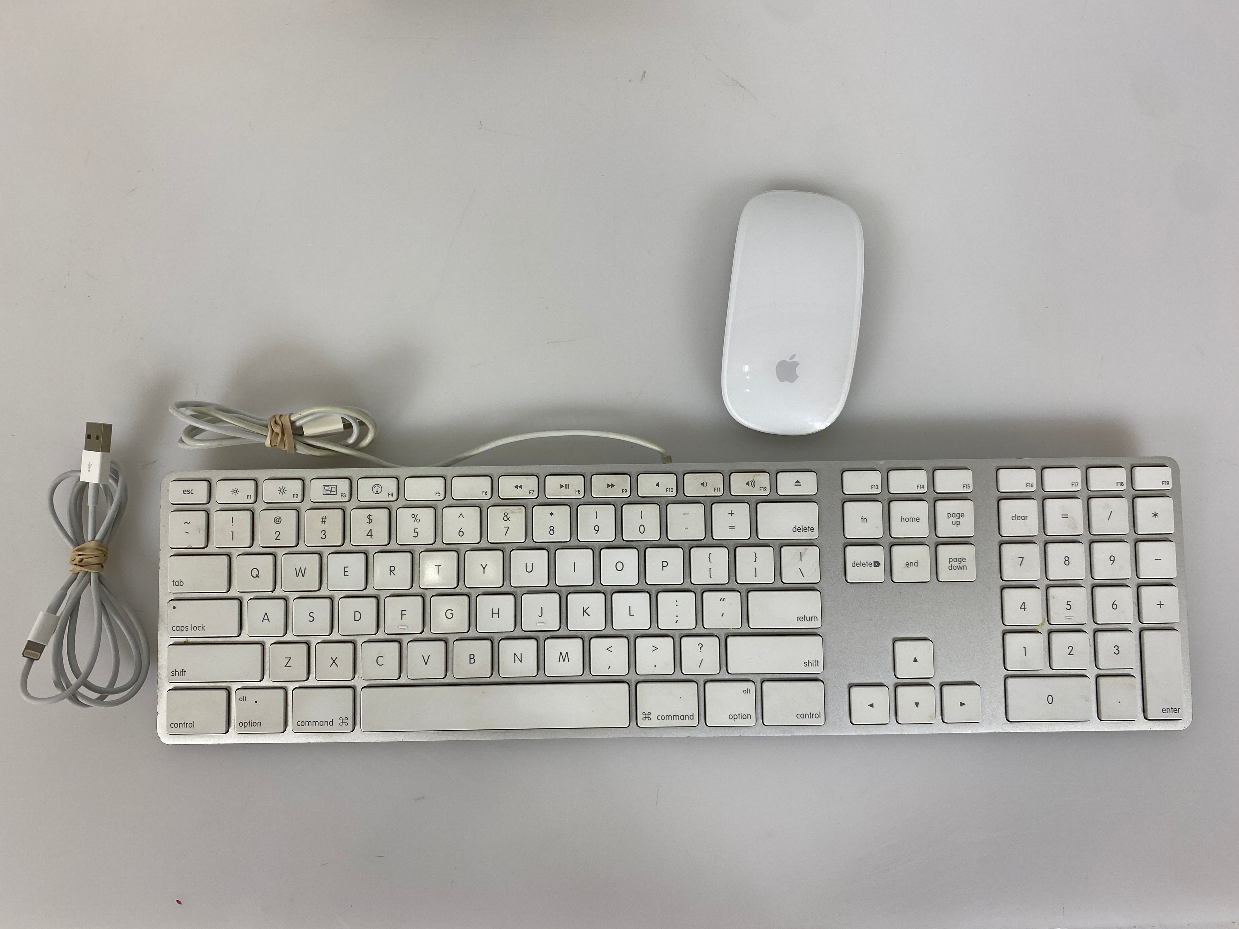 Apple iMac A1311 MC309LL/A Core i5 Desktop (Mid-2011)