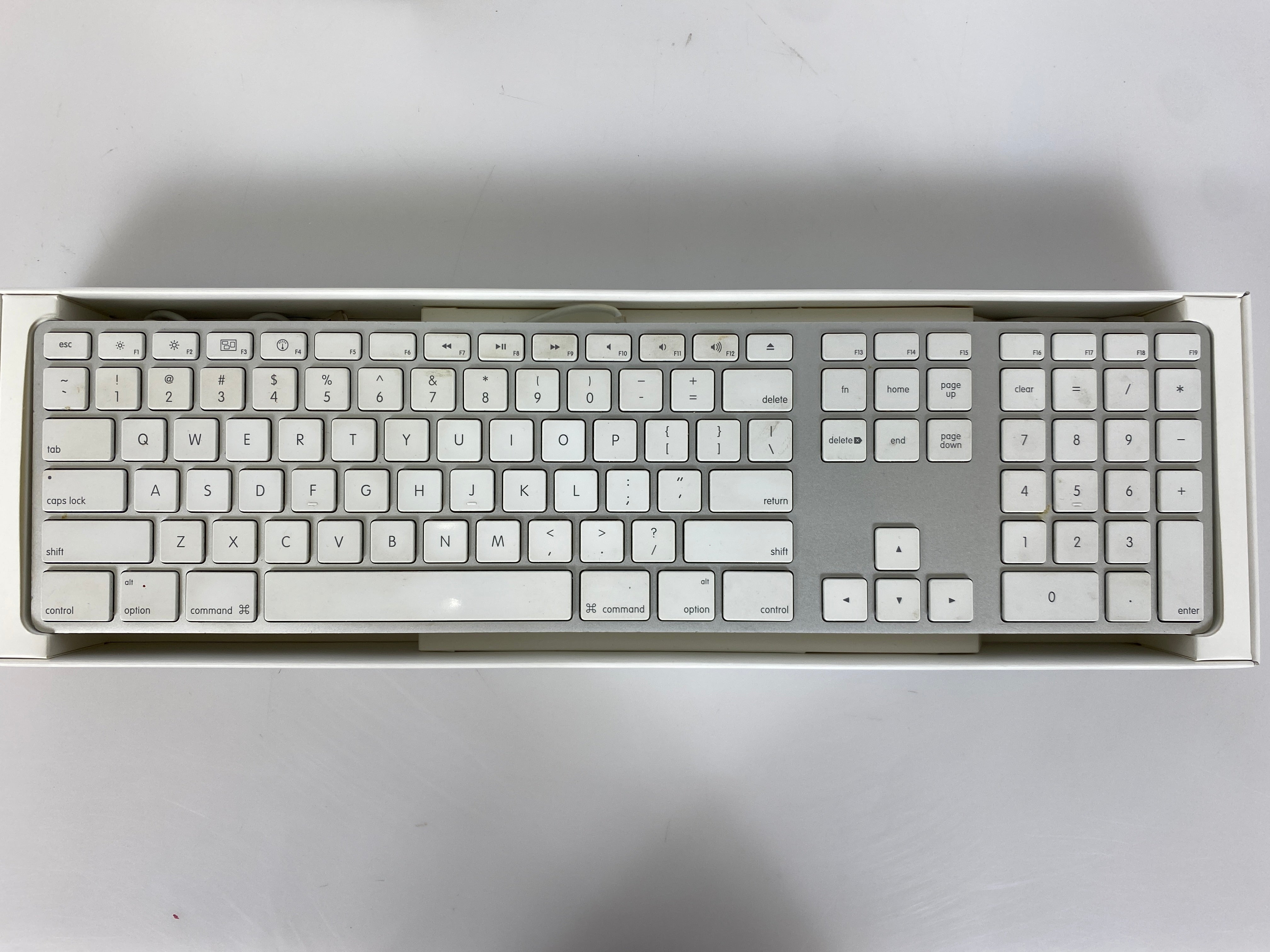 Apple iMac A1311 MC309LL/A Core i5 Desktop (Mid-2011)