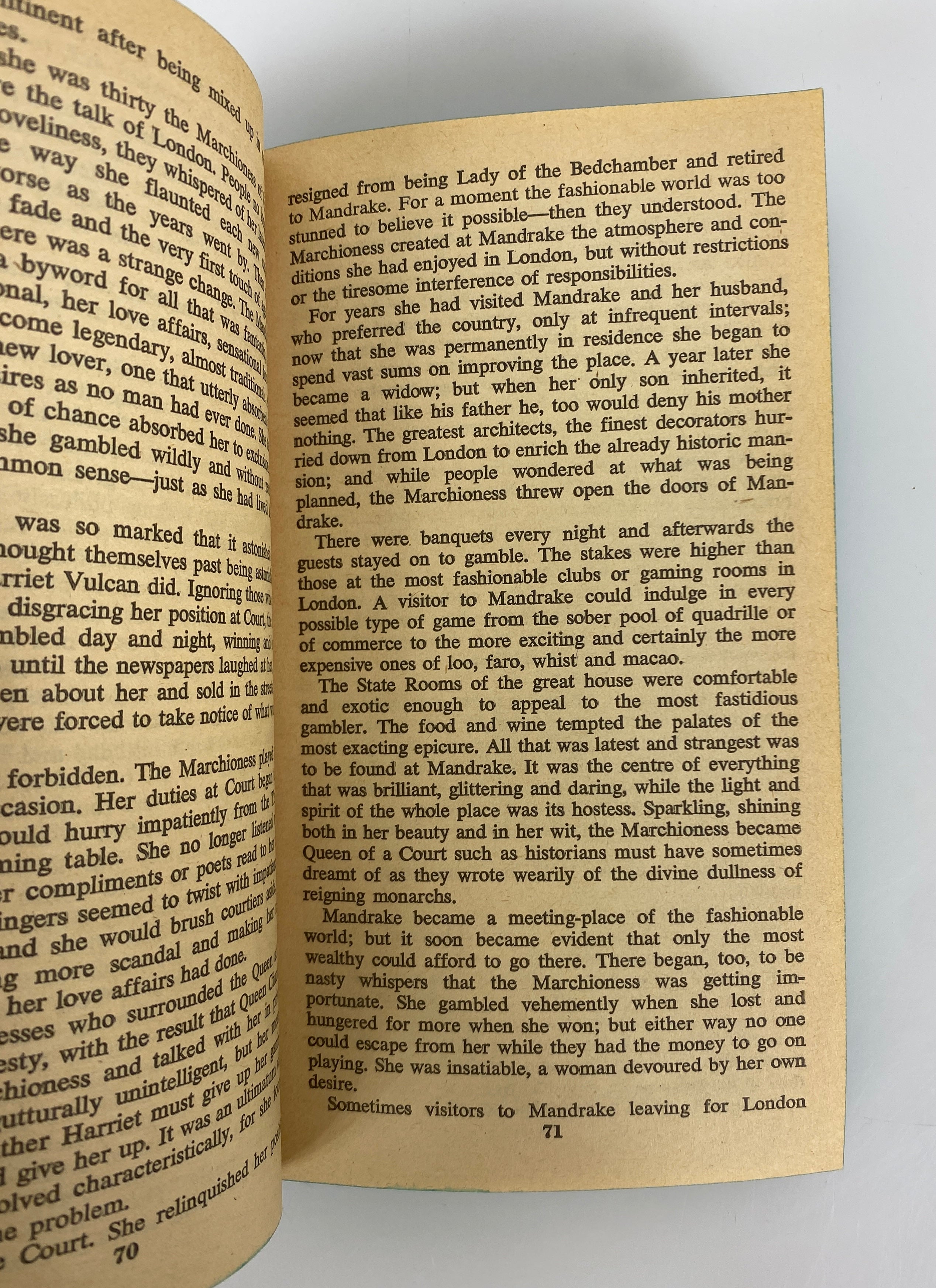 Barbara Cartland A Hazard of Hearts 1975 Pyramid Books 9th Printing SC