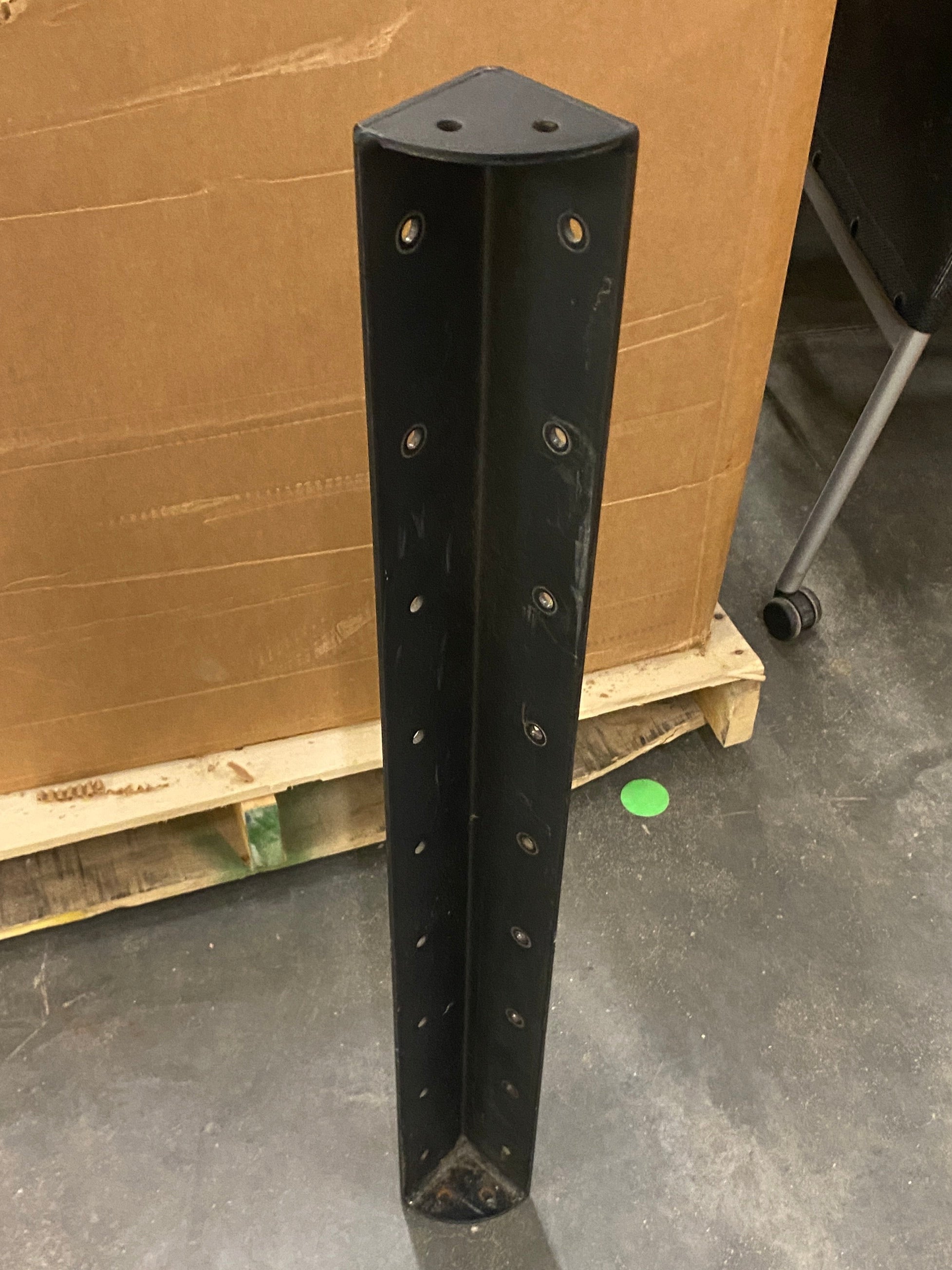 Black Steel Angle Bars with Adjustment Threads