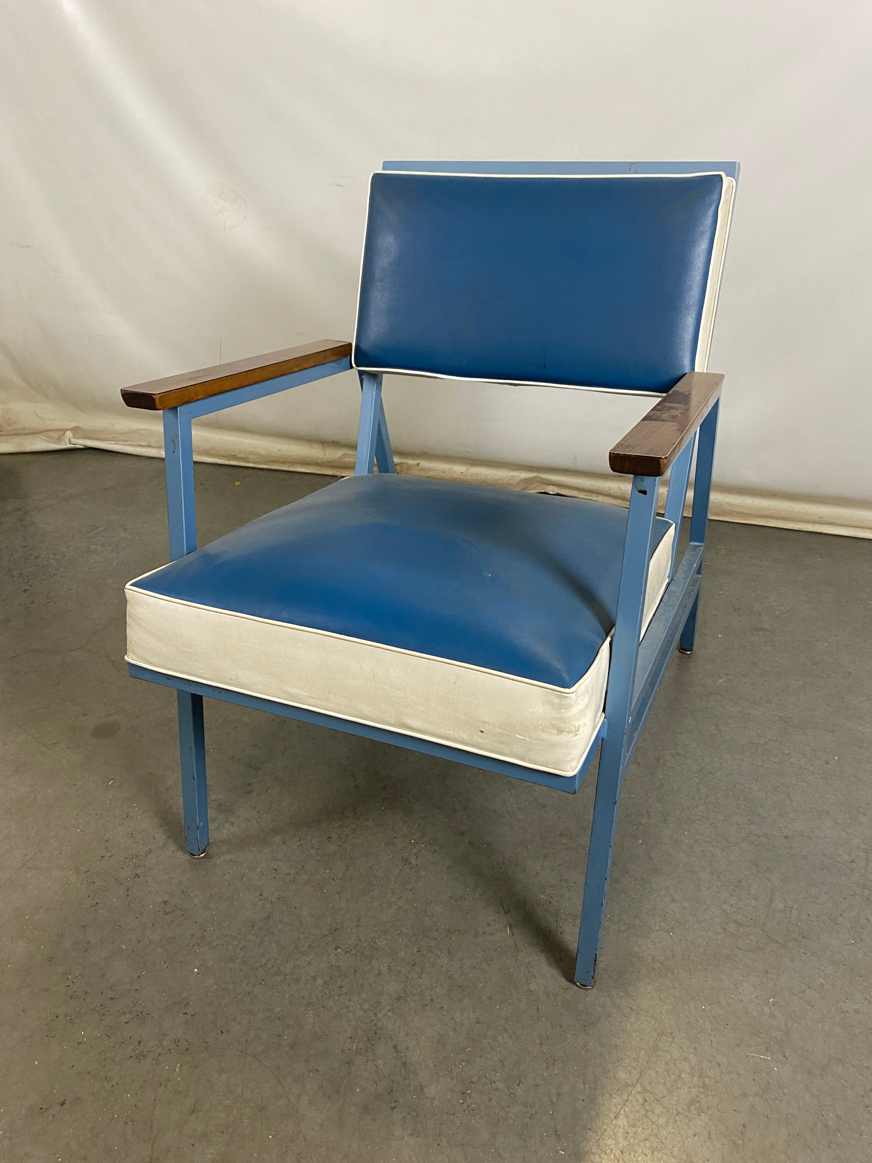 Blue and White Lounge Chair with Wood Armrest
