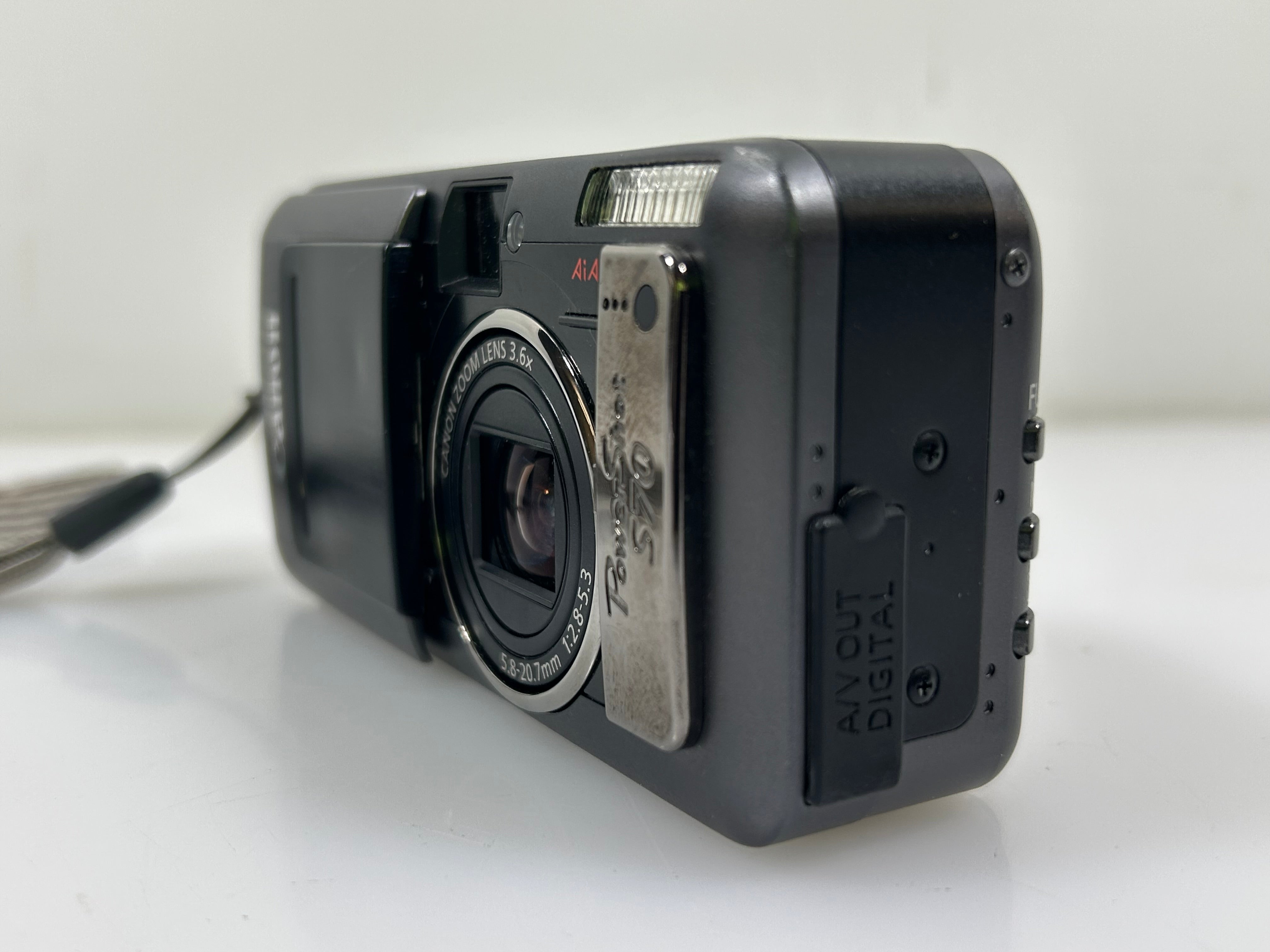 Canon PowerShot S70 Digital Camera