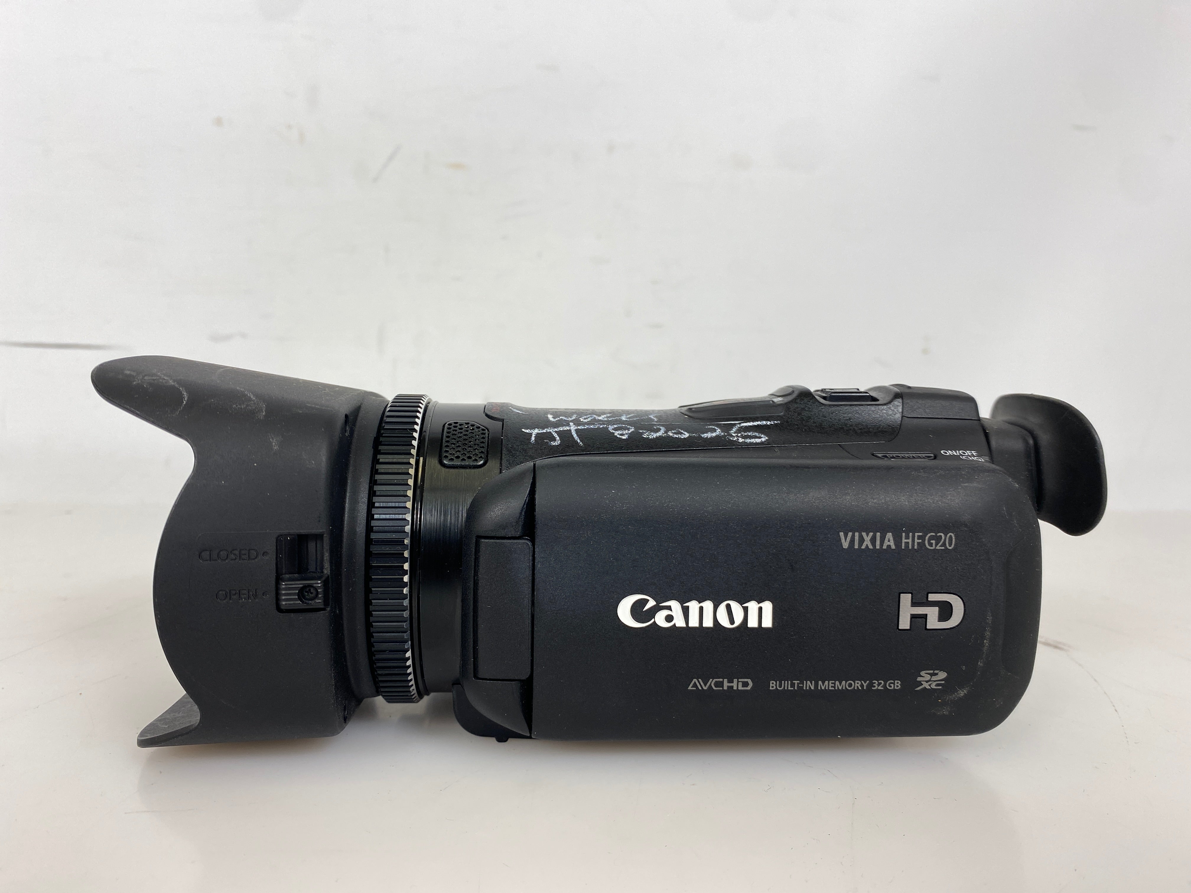 Canon VIXIA HF G20 HD Camcorder w/ Lens Cover