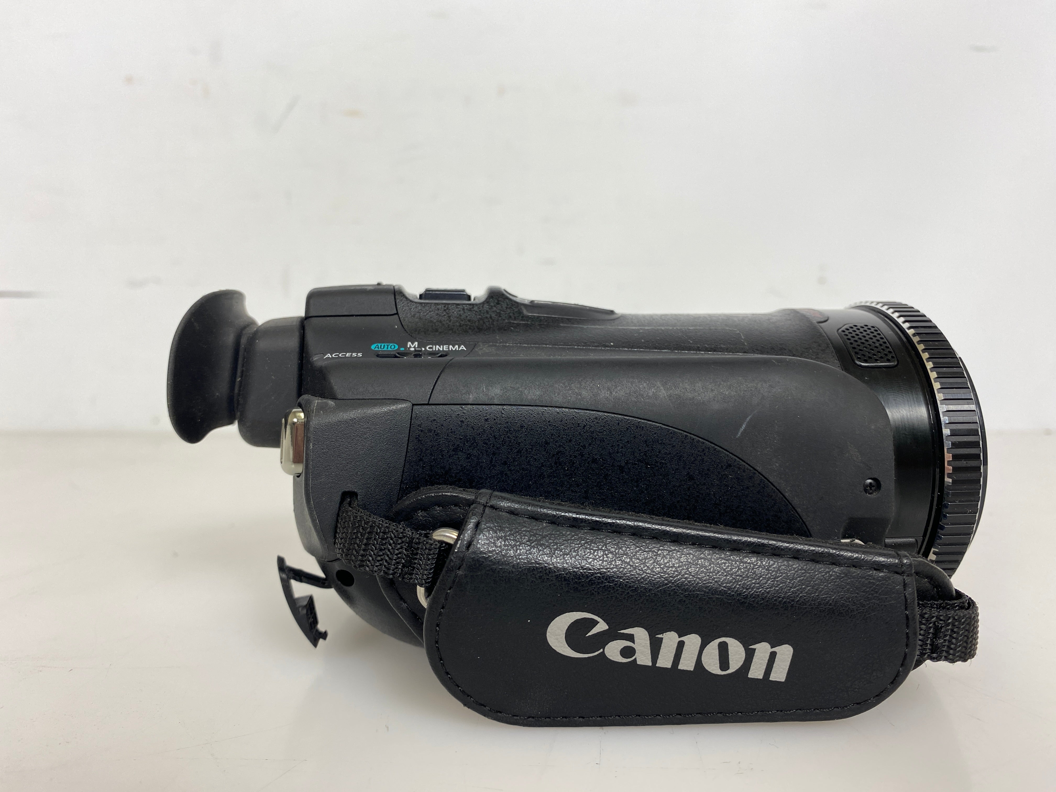 Canon VIXIA HF G20 HD Camcorder w/ Lens Cover