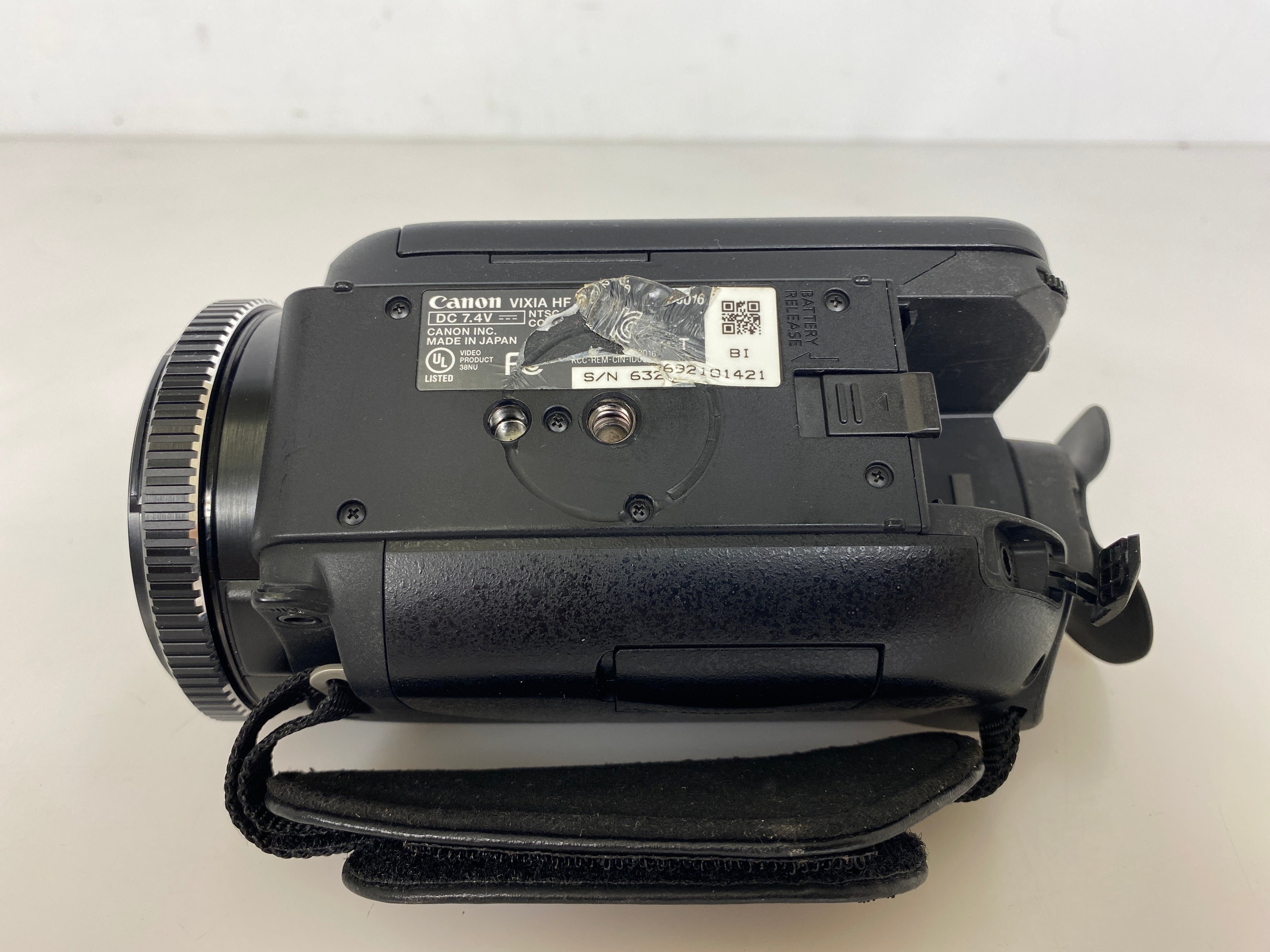 Canon VIXIA HF G20 HD Camcorder w/ Lens Cover