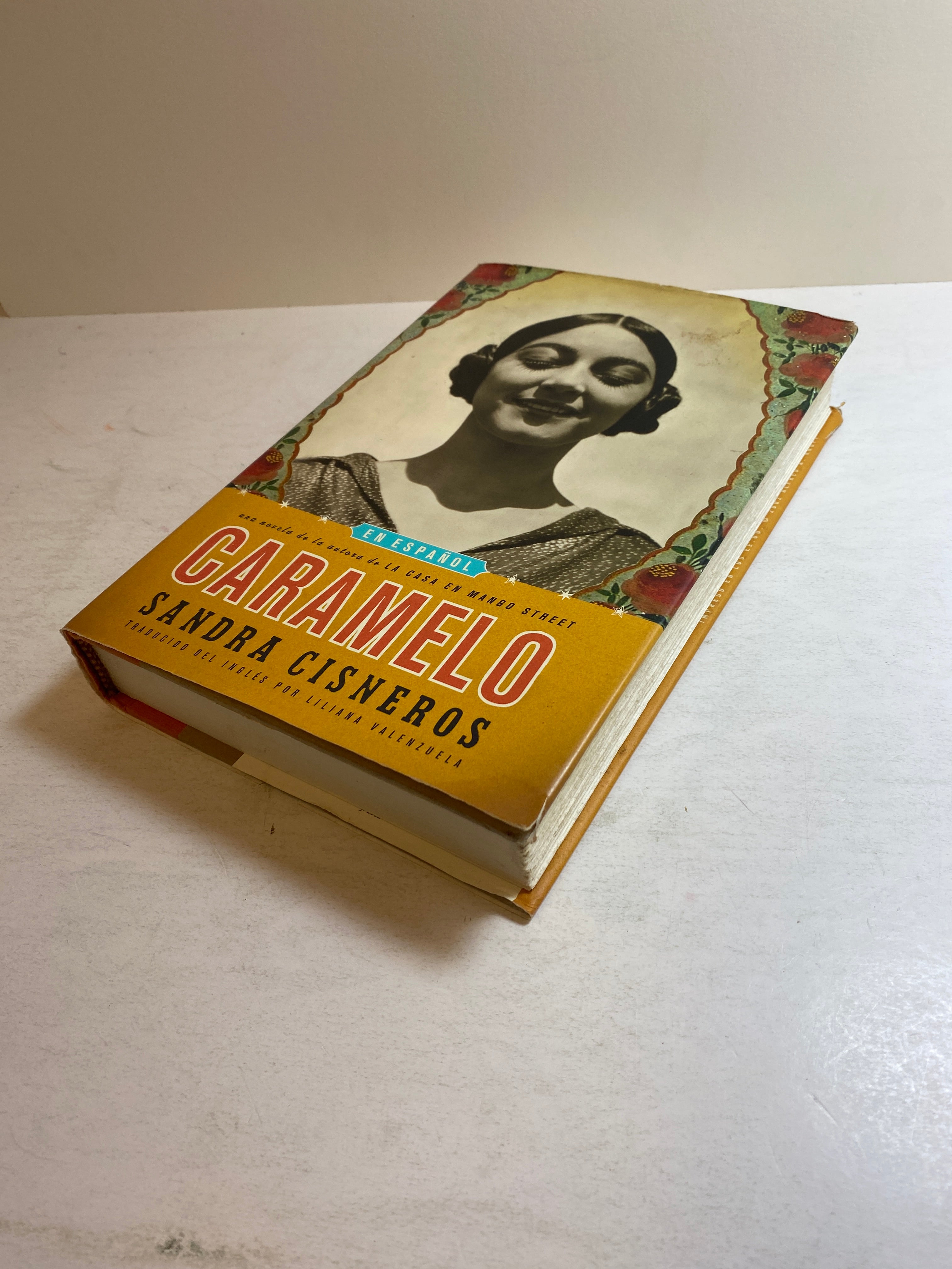 Caramelo Sandra Cisneros HCDJ 2002 First Edition in Spanish