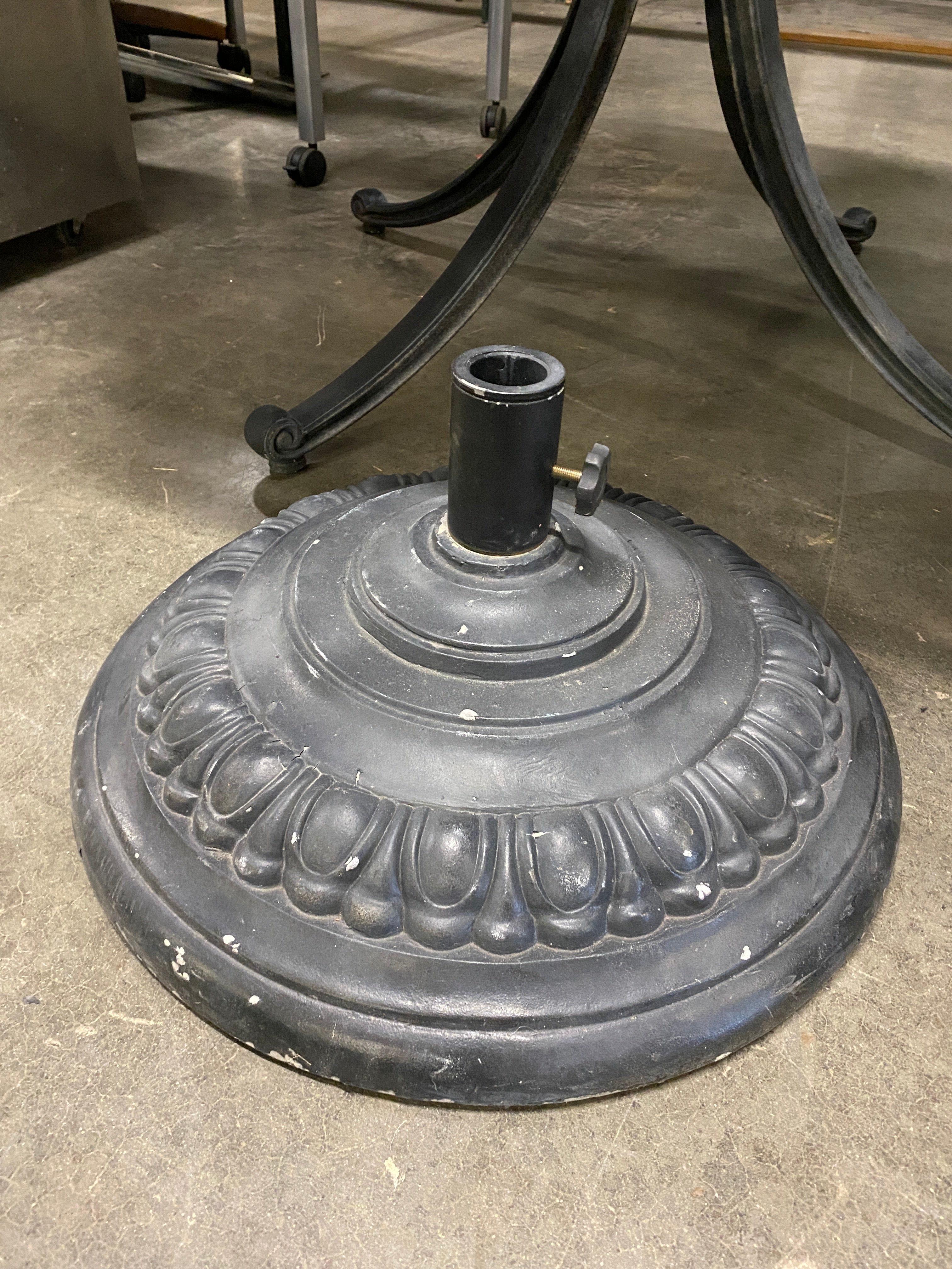 Cast Aluminum Umbrella Stand