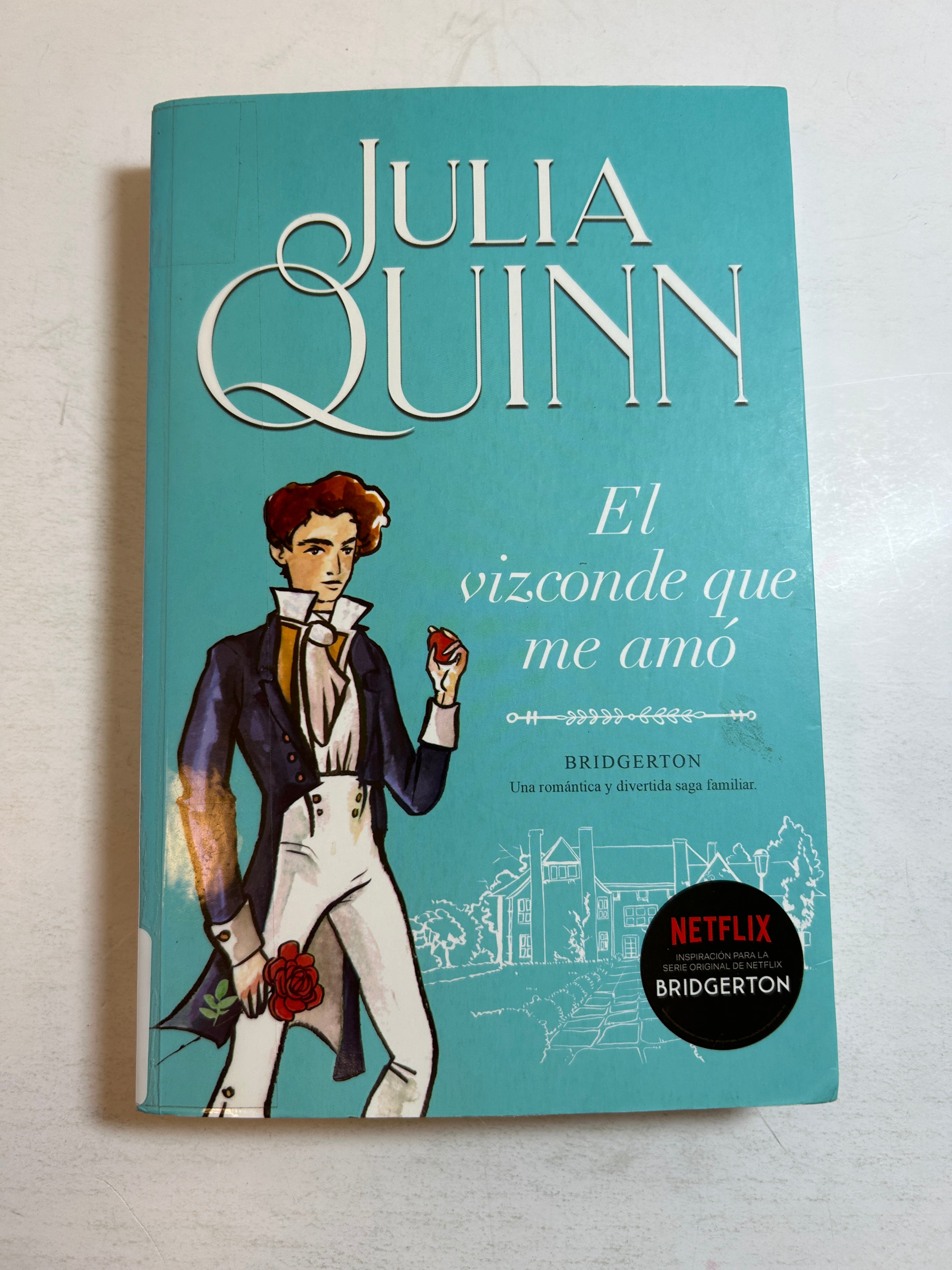 El vizconde que me amó (Bridgerton 2) Spanish Edition Trade Paperback Ex-Library