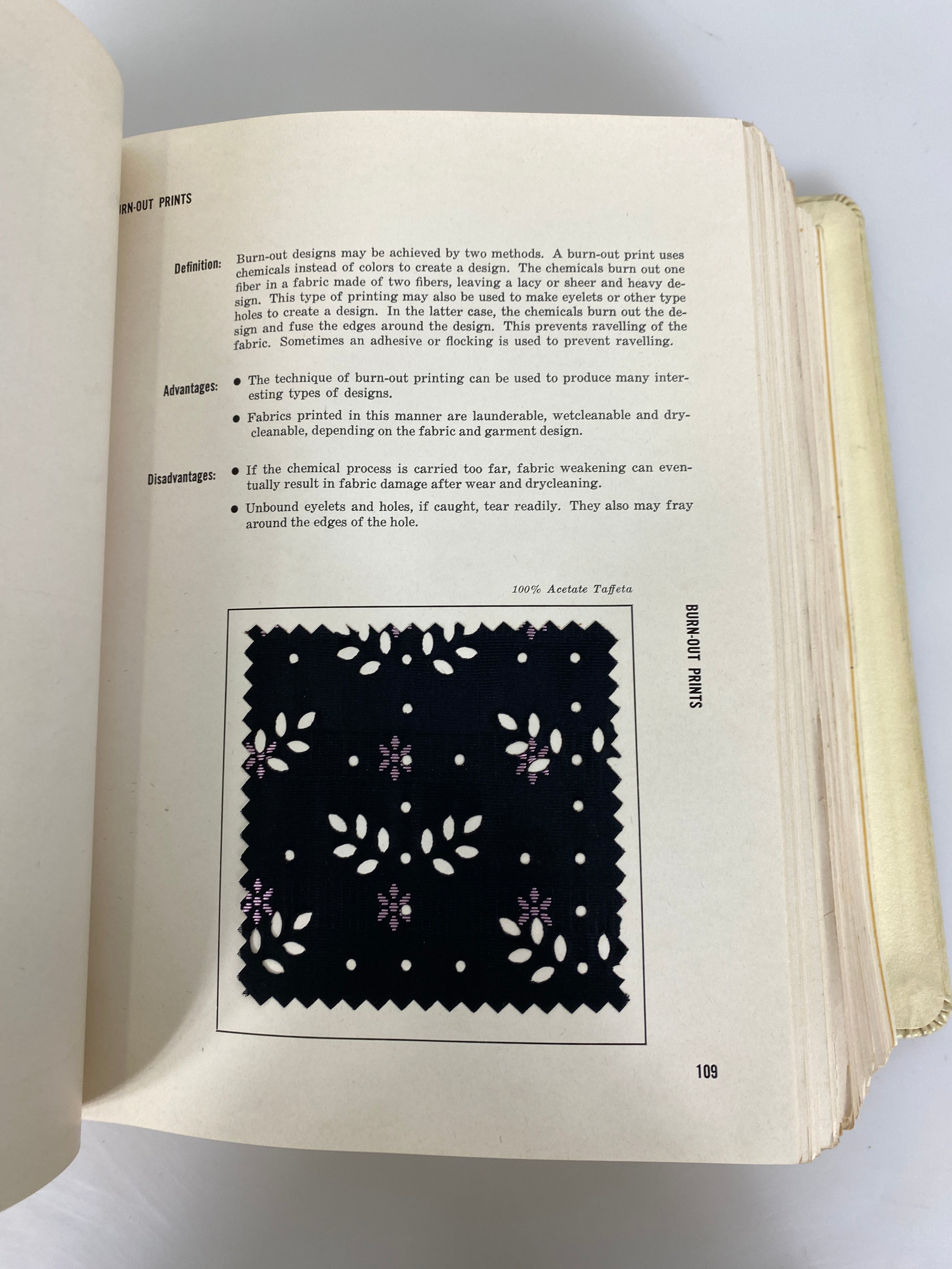 Focus on Fabrics Dorothy Siegert Lyle Drycleaning 1958 HC