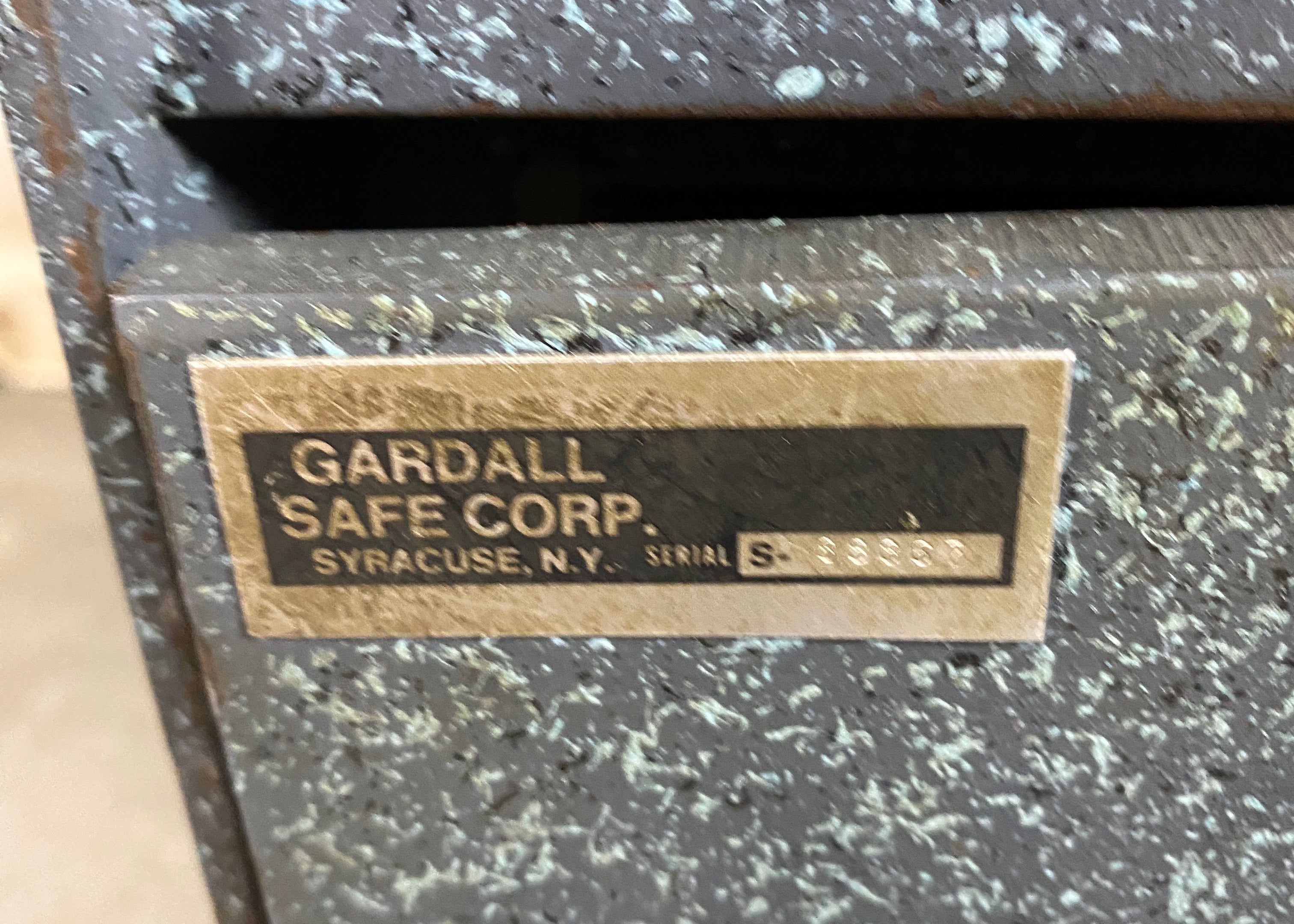 Gardall #5586 Lockable Safe