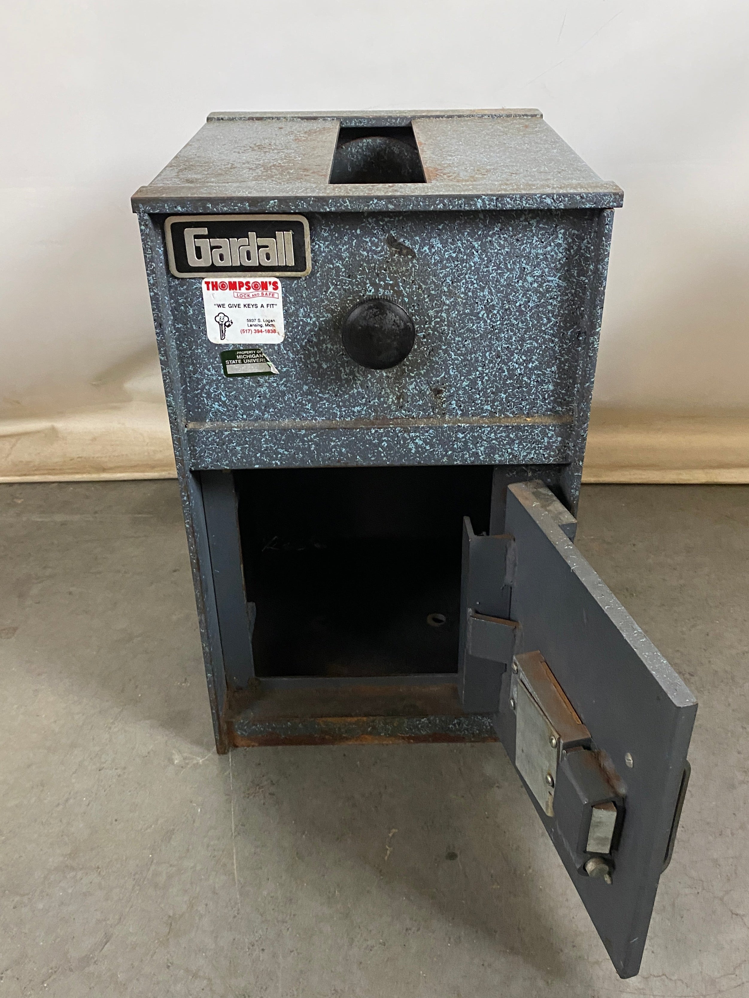 Gardall #5586 Lockable Safe