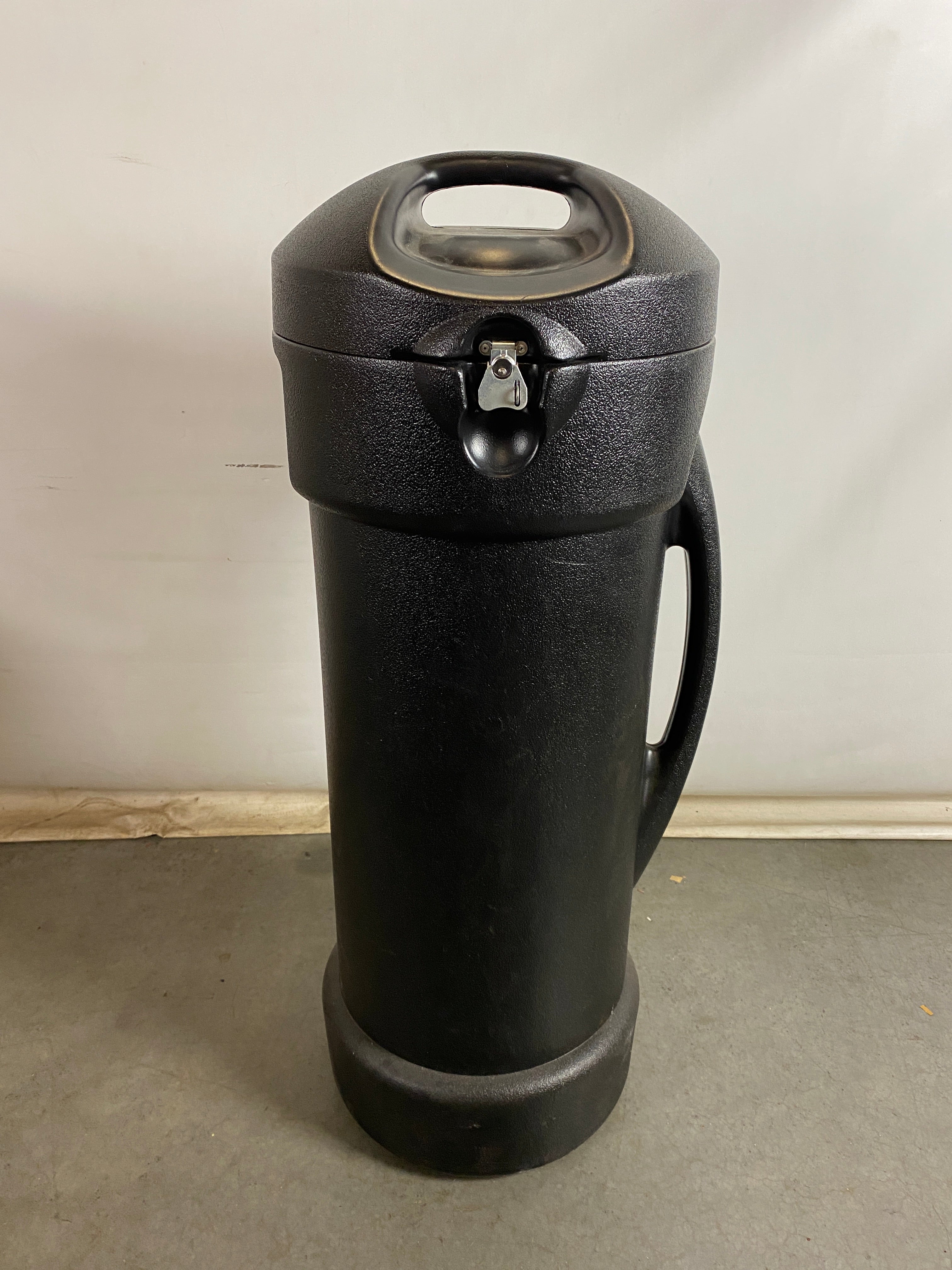 Hard-Shell Black Presentation Board Carrying Case with Wheels