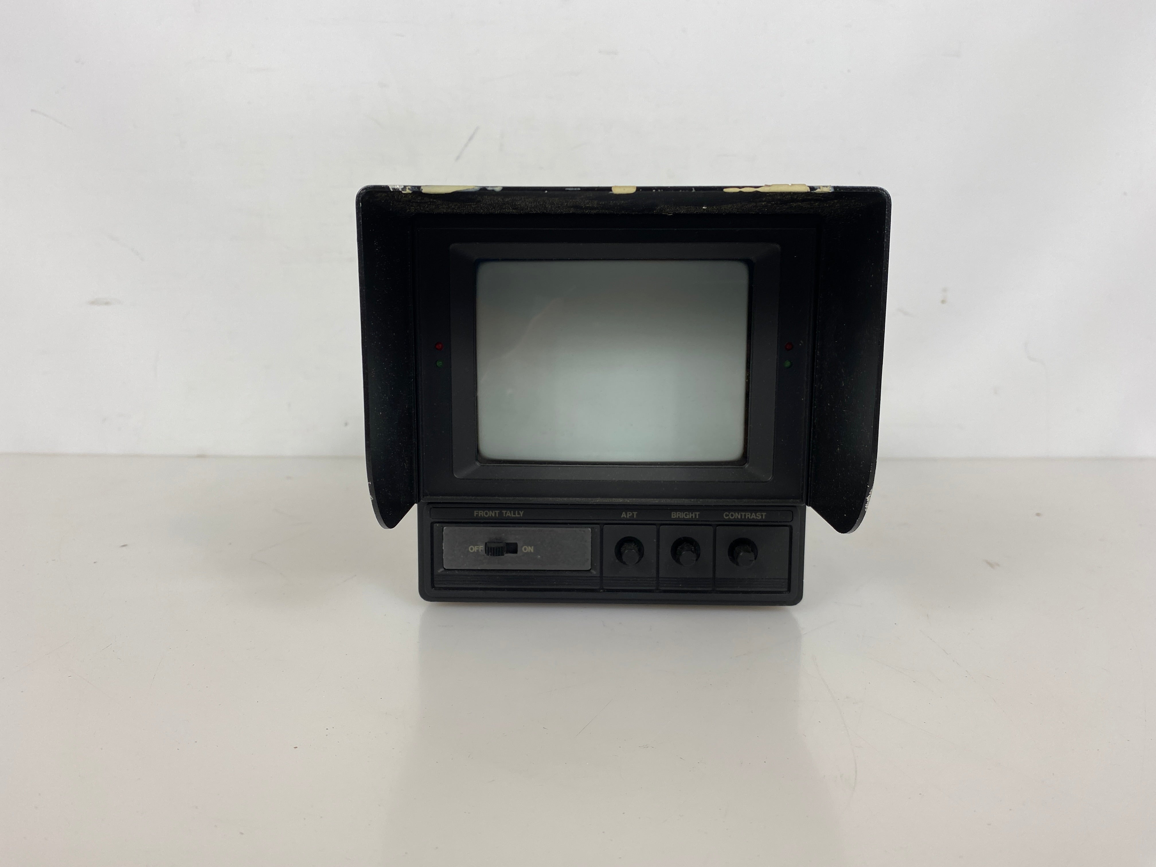 Hitachi VF-HD500 5" Studio Viewfinder with Hood