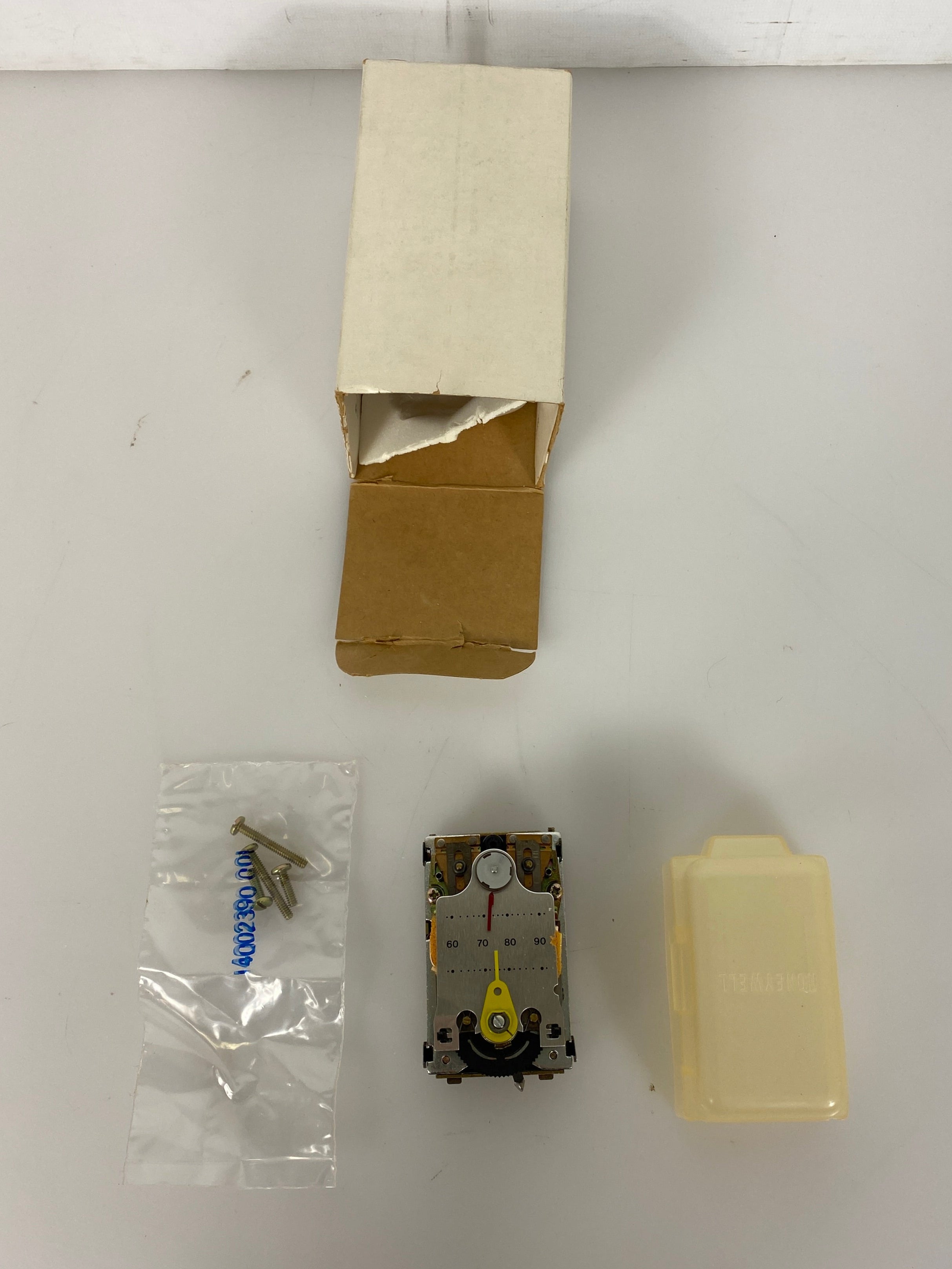 Honeywell #TP971C-1009-1 Pneumatic Thermostat Pack of 3