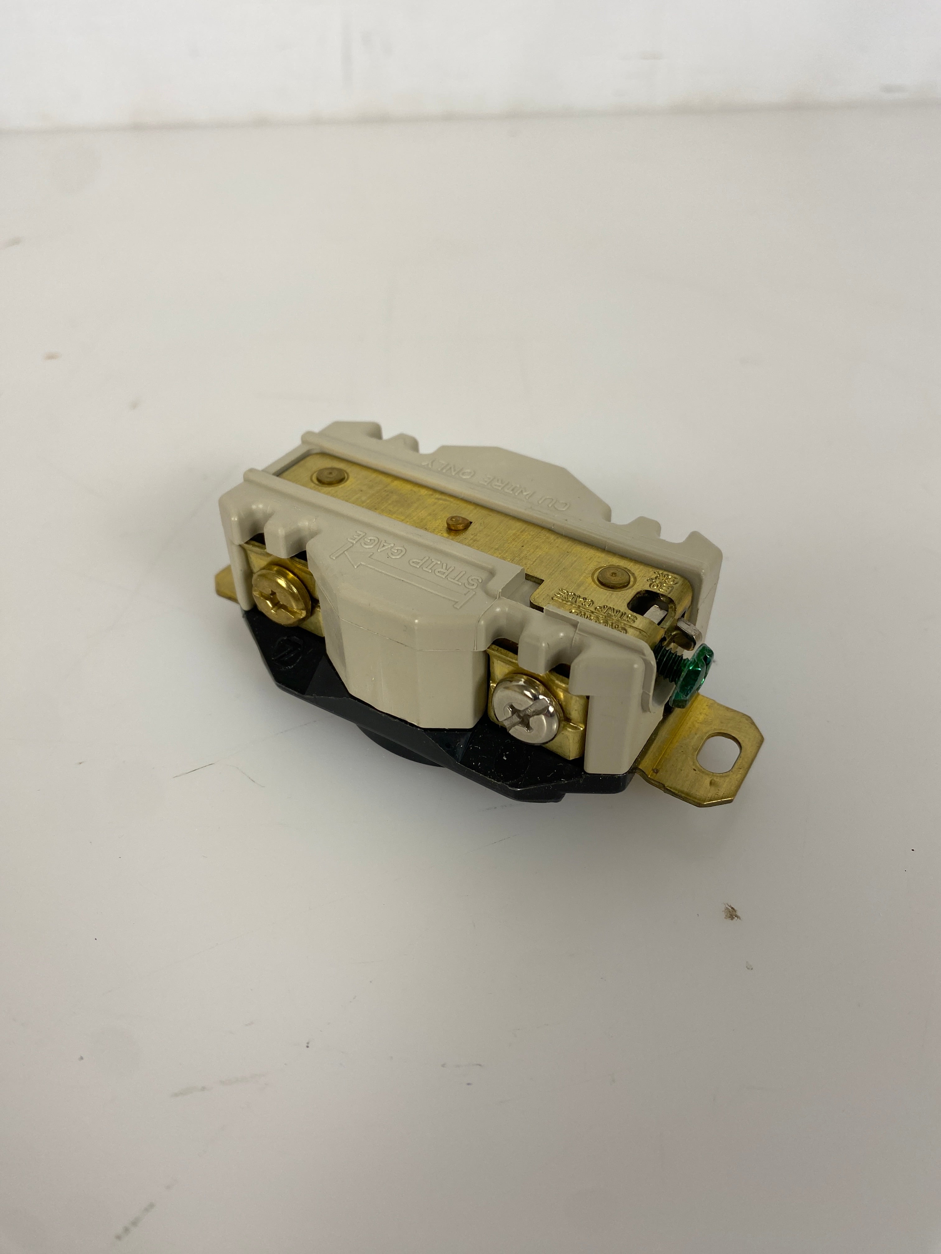 Hubbell HBL2510 Twist Locking Receptacle Pack of 2