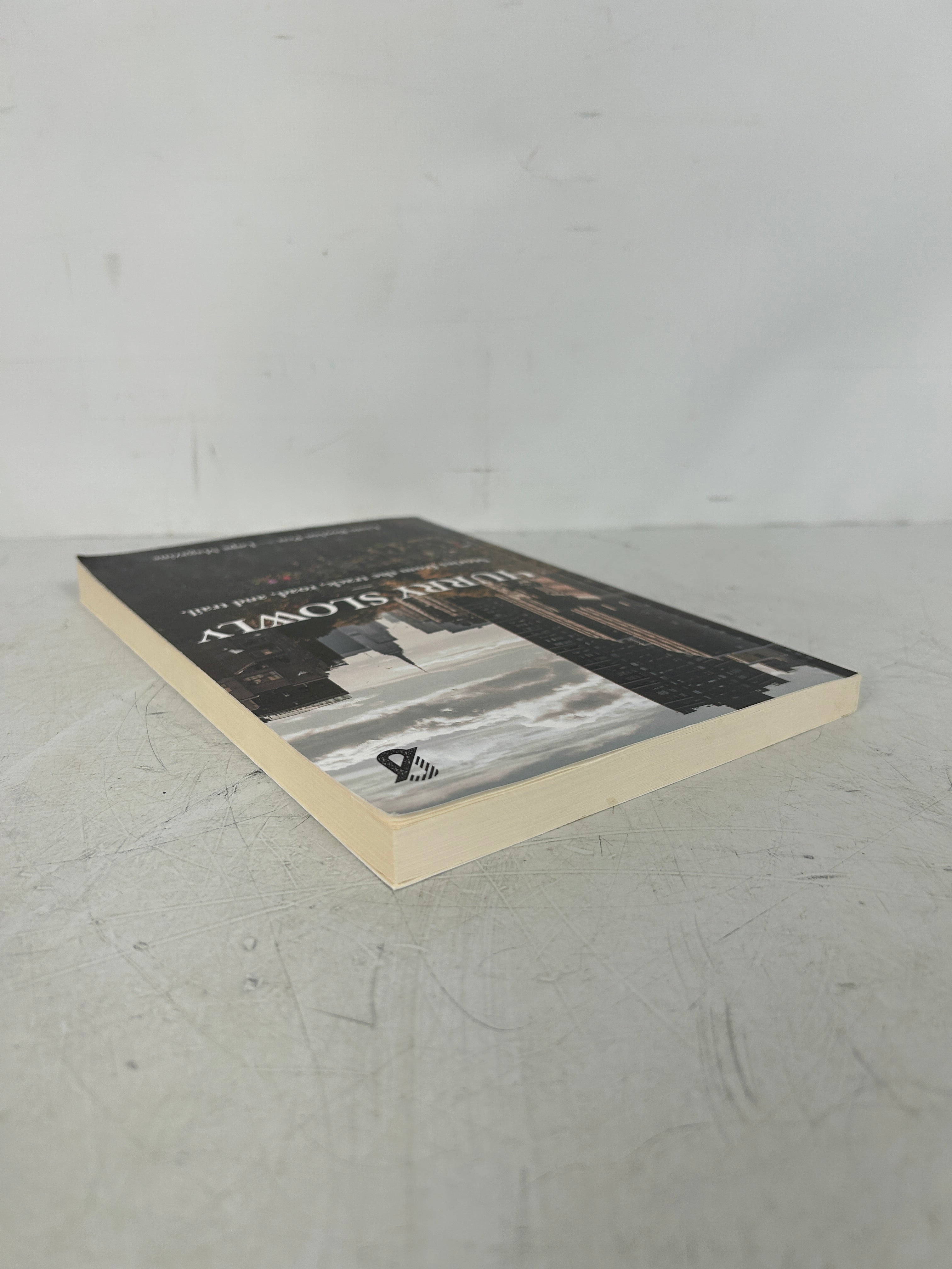 Hurry Slowly Stories from the track, road, and trail  Liam Boylan-Pett  *signed* SC