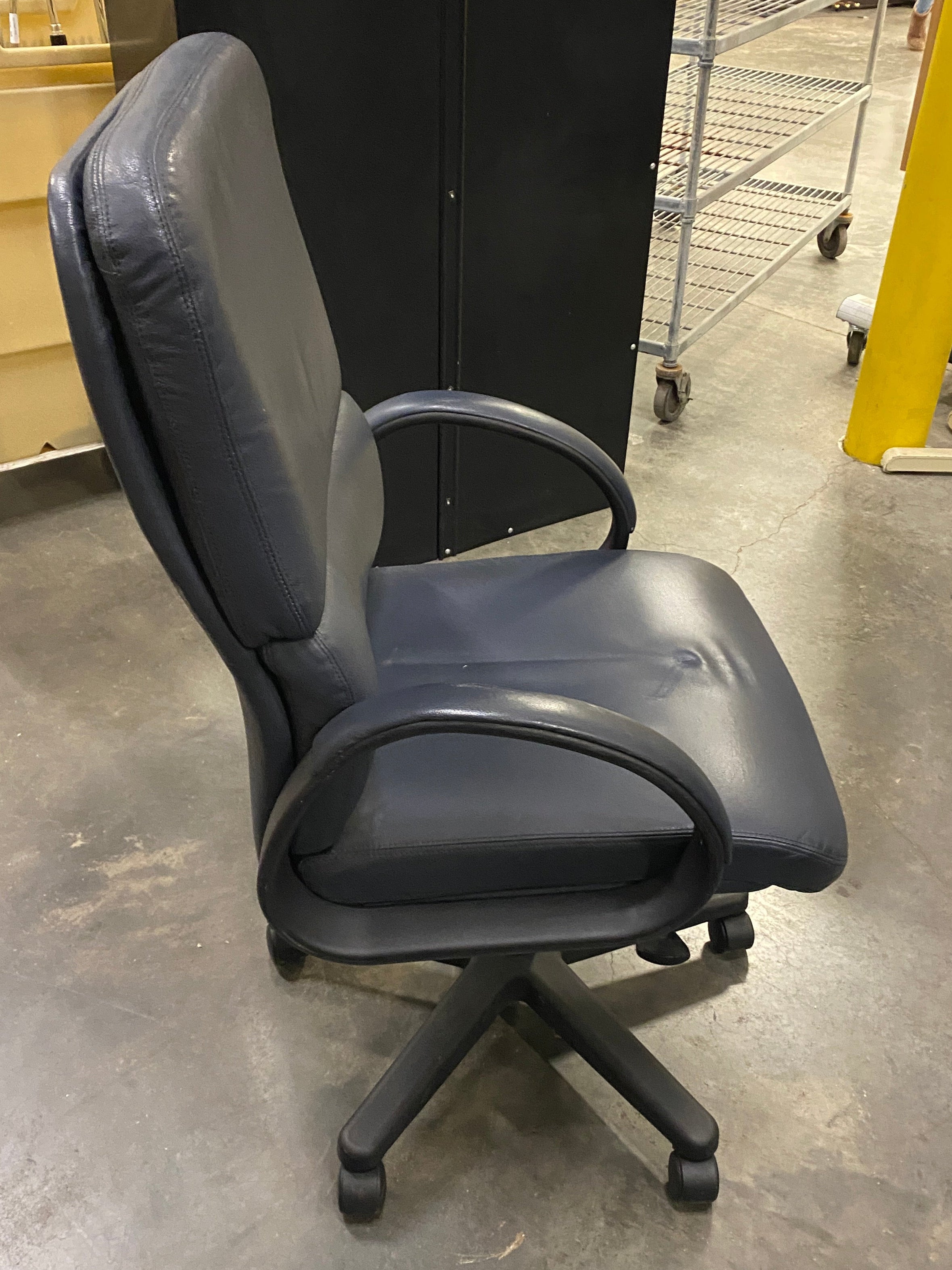 LA-Z-BOY #L018205401 Wheeled Black Office Chair