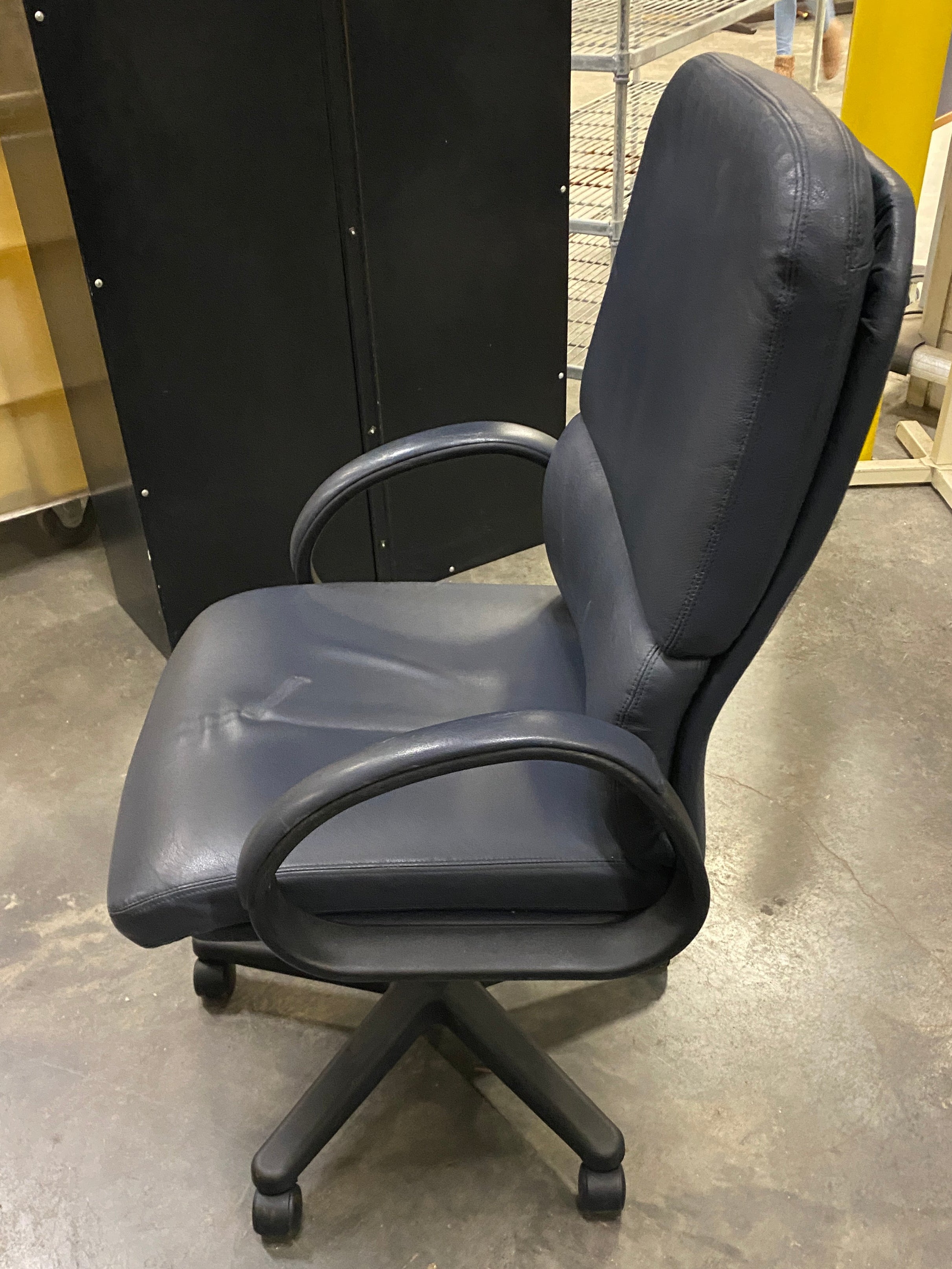 LA-Z-BOY #L018205401 Wheeled Black Office Chair