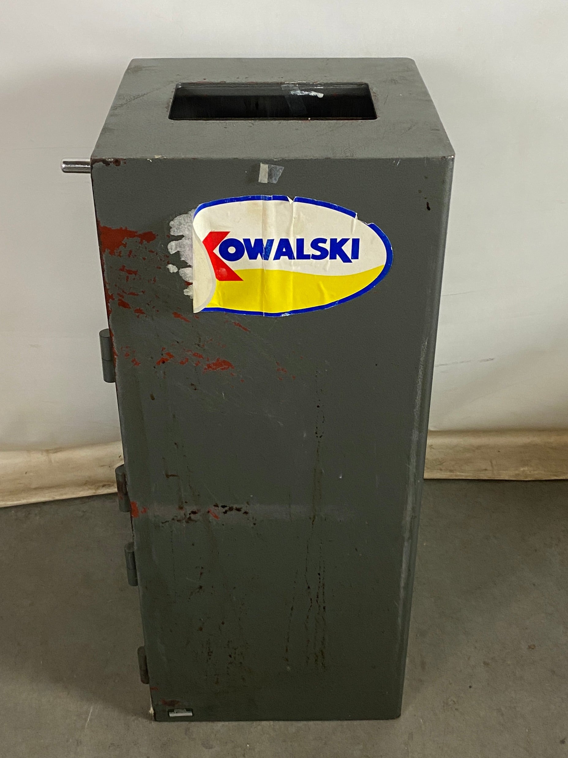 Locksmith Dealers of America #RKK-2 Lockable Safe w/ Keys