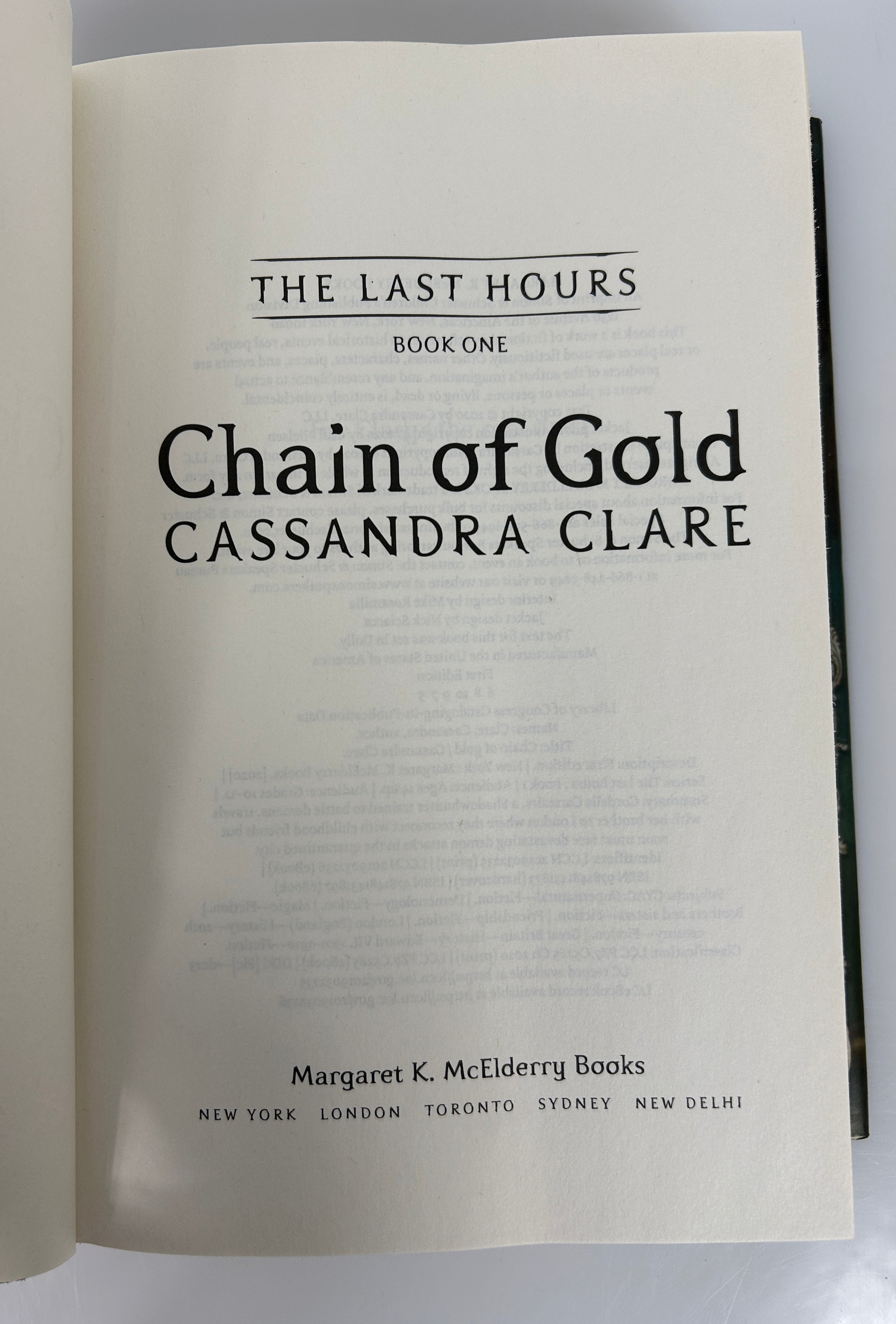 Lot 2 Cassandra Clare The Last Hours Series  Hardcovers