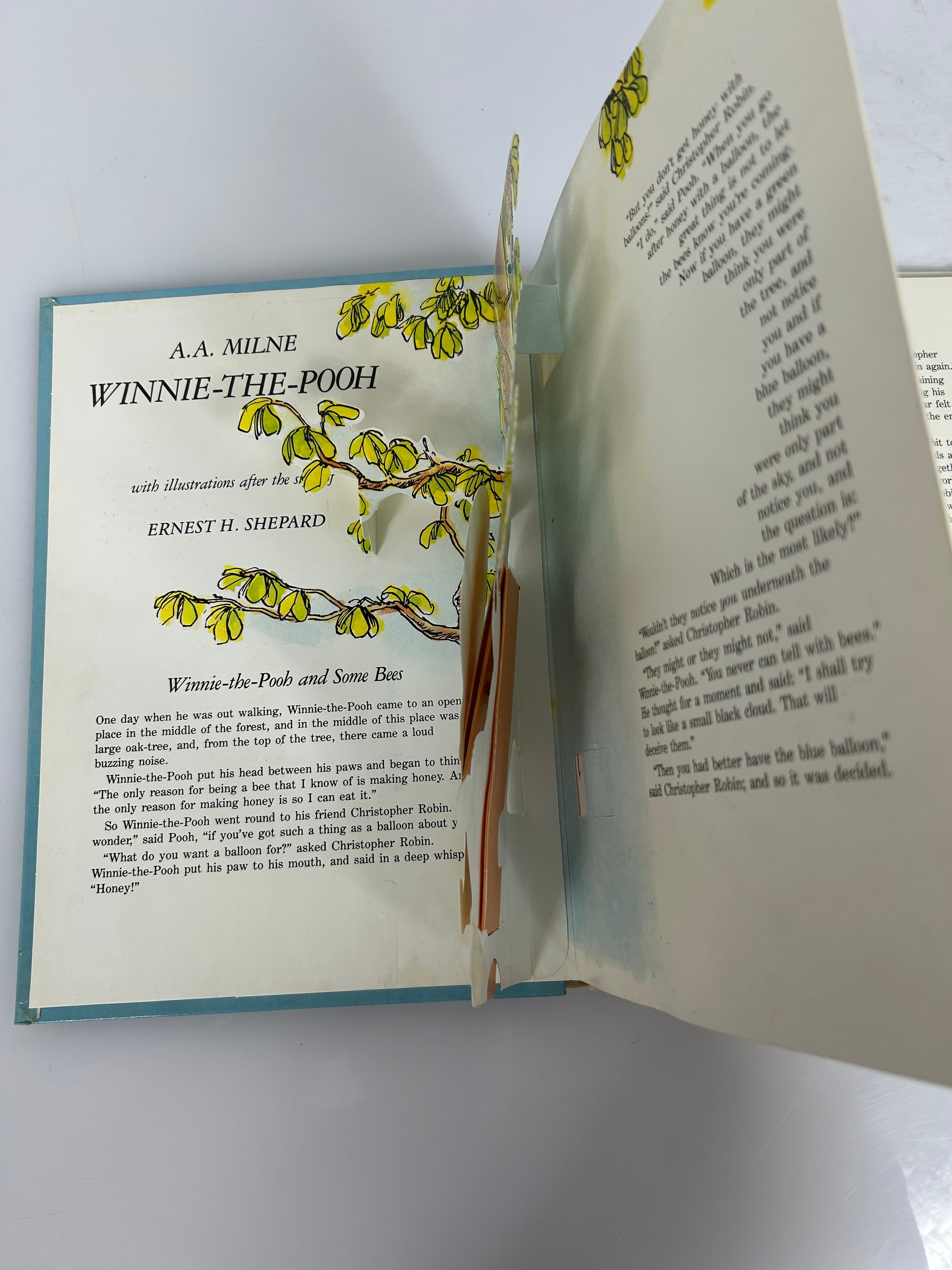 Lot of 2  Classic 1980s Pop-Up Books Winnie-the-Pooh & Peter Rabbit HC