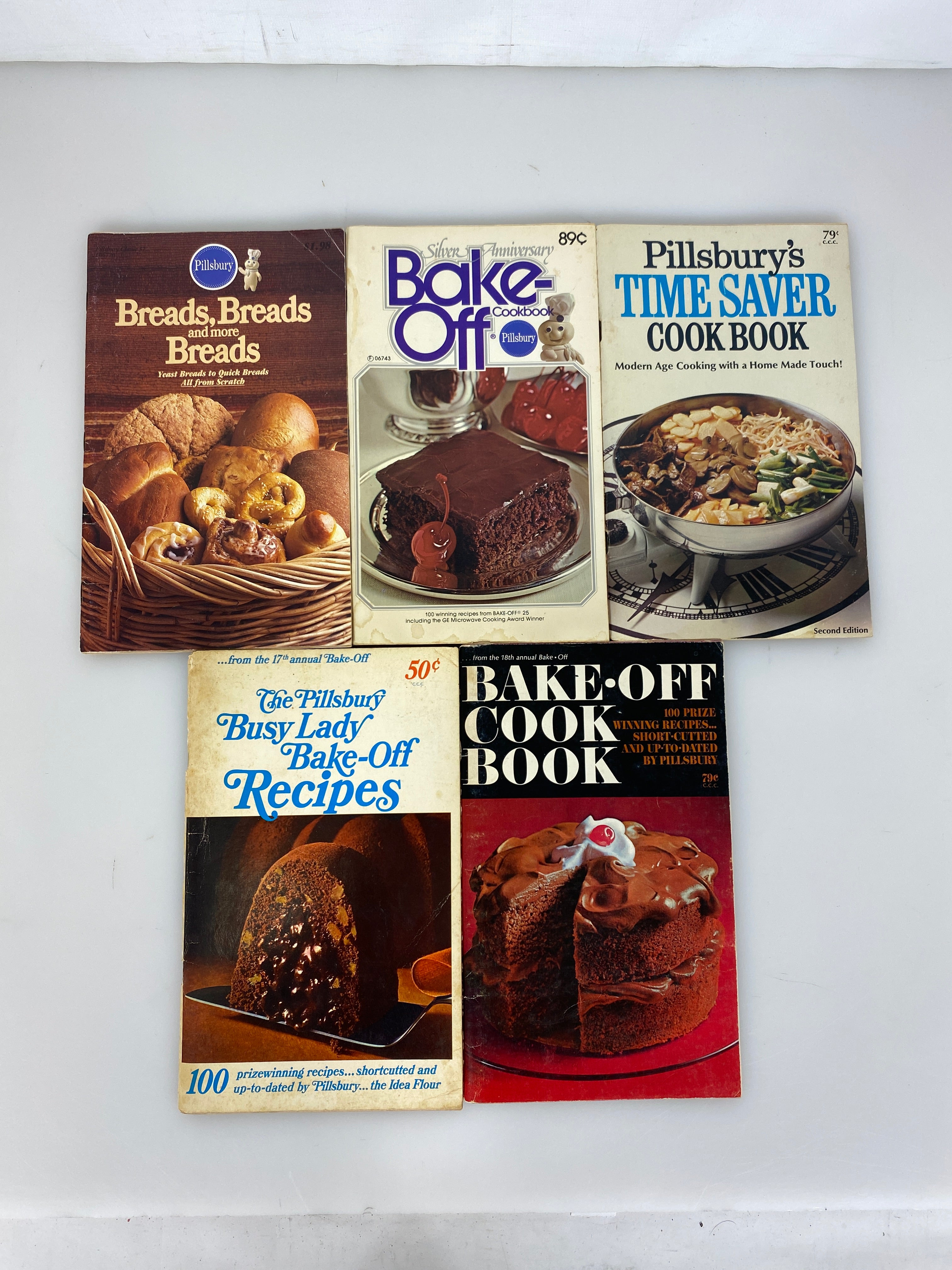 Lot of 5 Vintage Pillsbury Cook Books: Bake-Off/Breads/Time Saver/"Busy Lady" SC