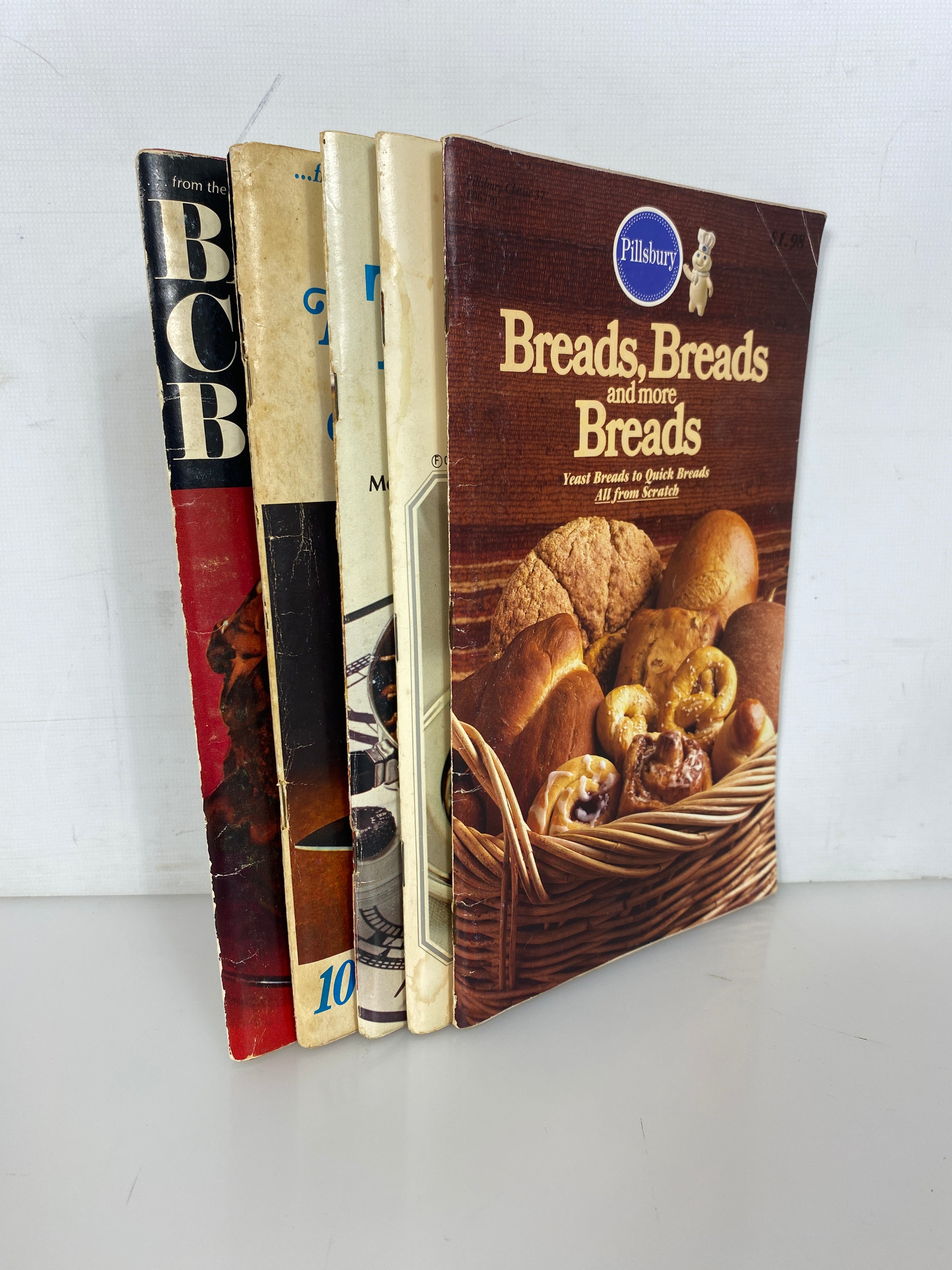 Lot of 5 Vintage Pillsbury Cook Books: Bake-Off/Breads/Time Saver/"Busy Lady" SC