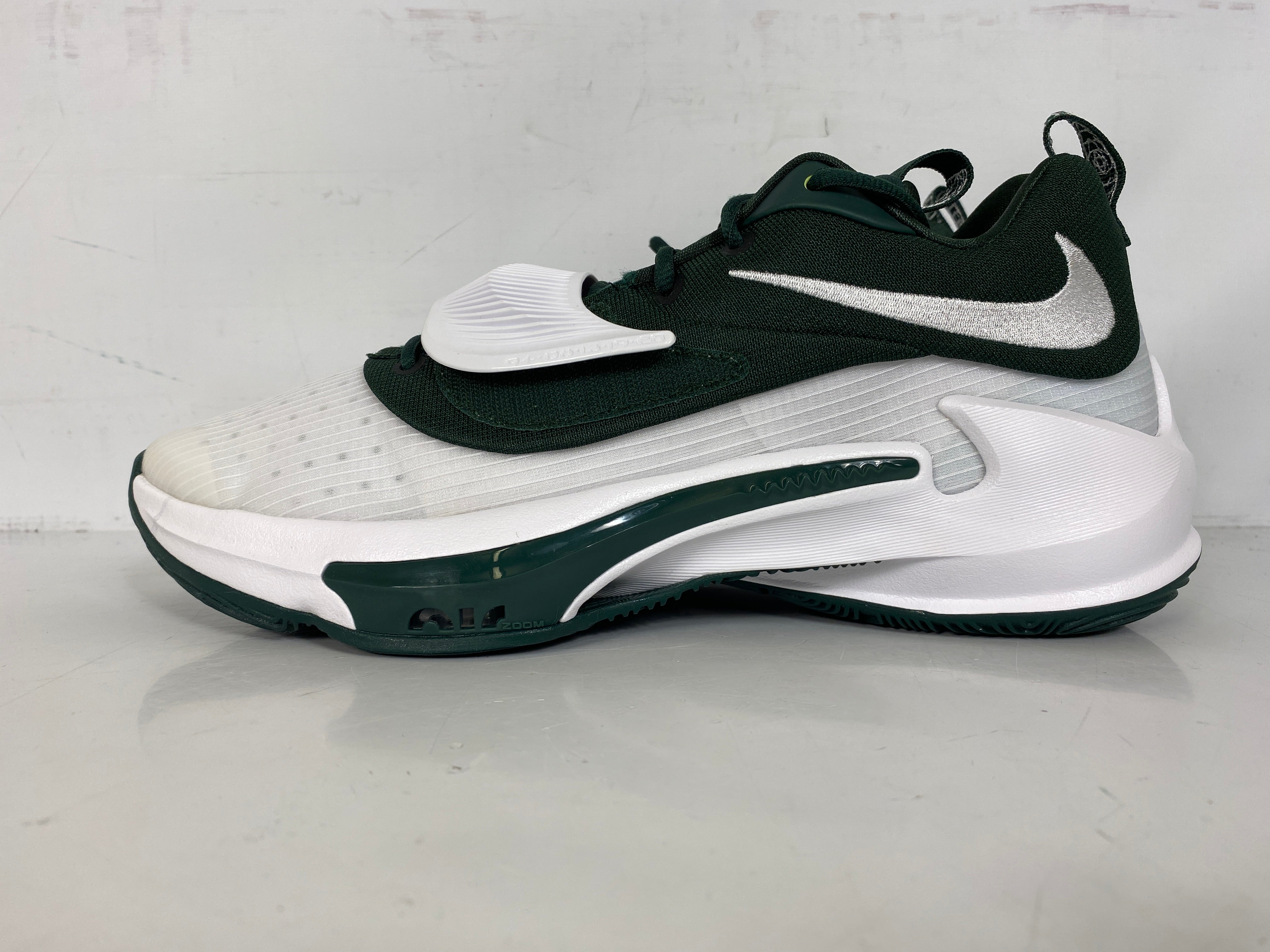 Nike White Zoom Freak 3 Basketball Shoes Men's Size 14