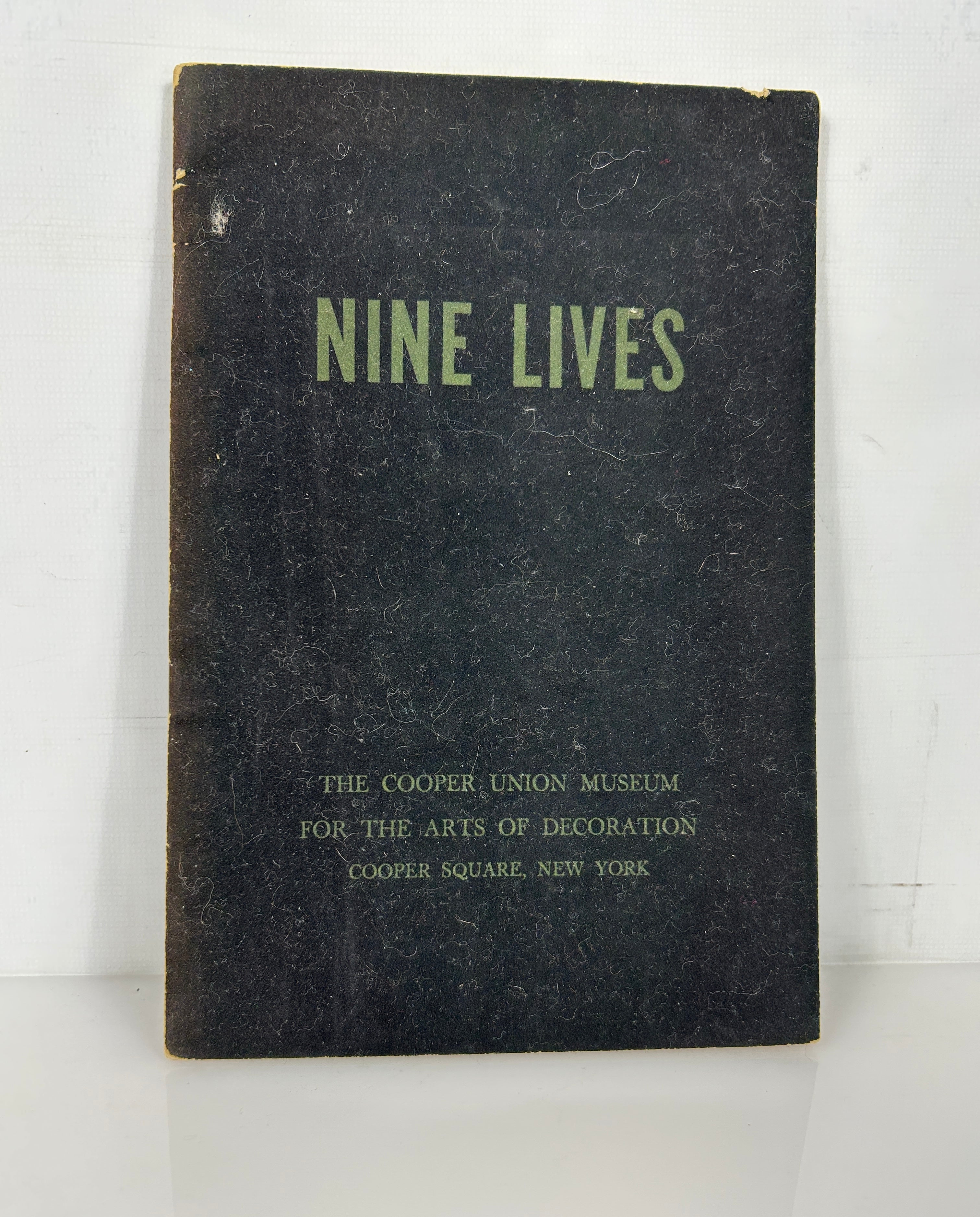 Nine Lives The Cat in History and Art Allen Dodge Velvet Wraps 1949