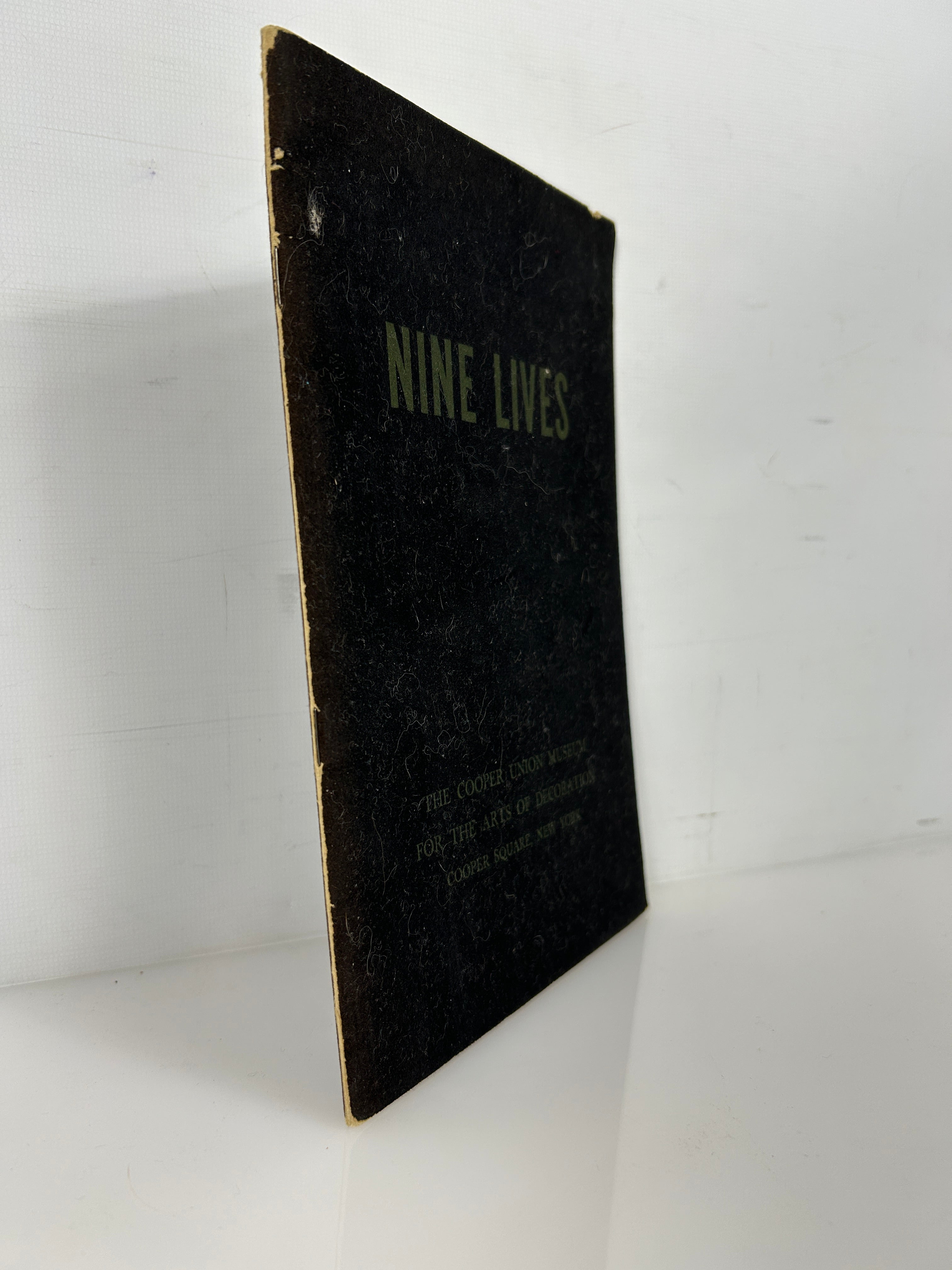 Nine Lives The Cat in History and Art Allen Dodge Velvet Wraps 1949