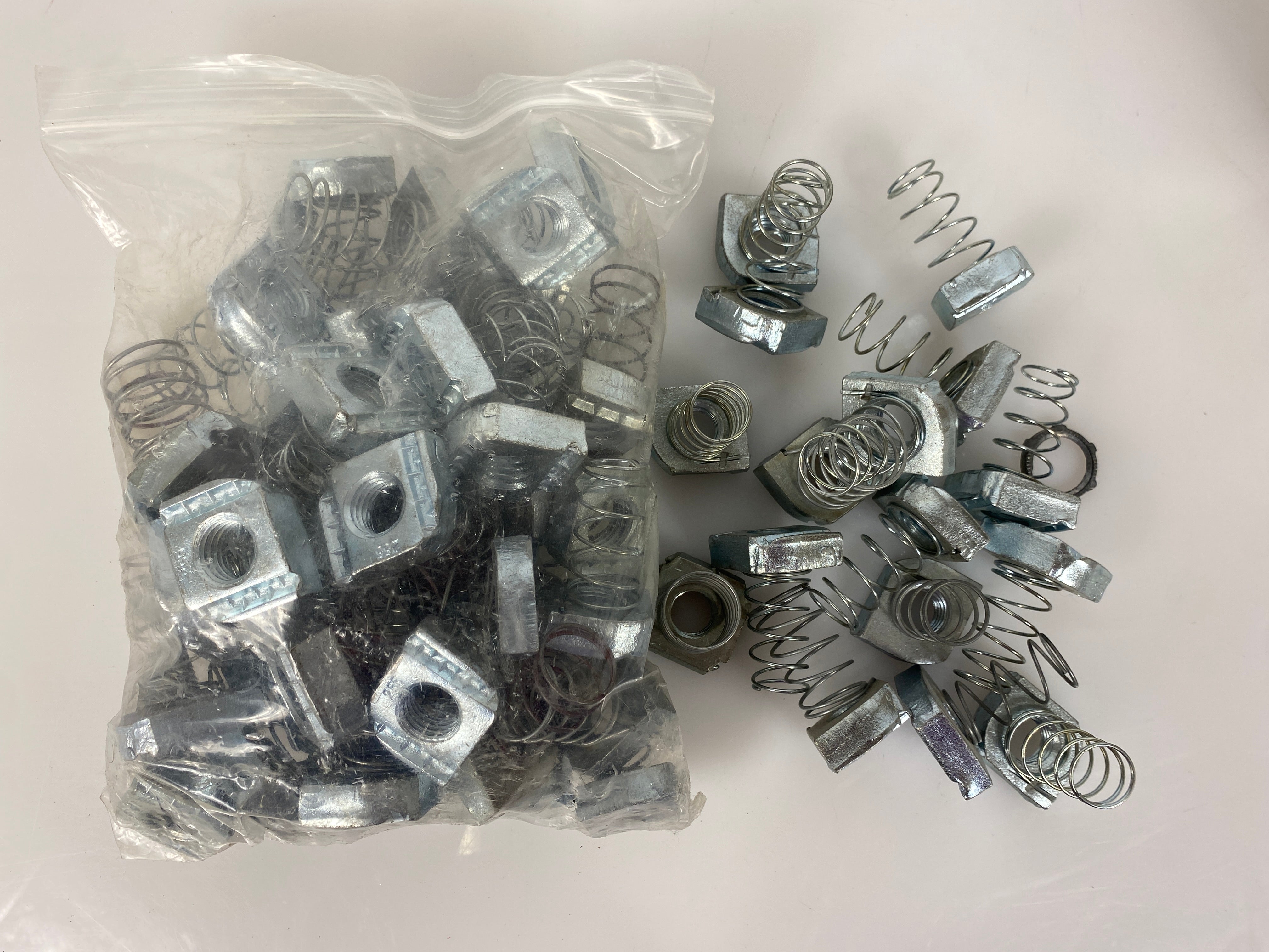 Nut Power Strut D 5/18" Spring 66 Count