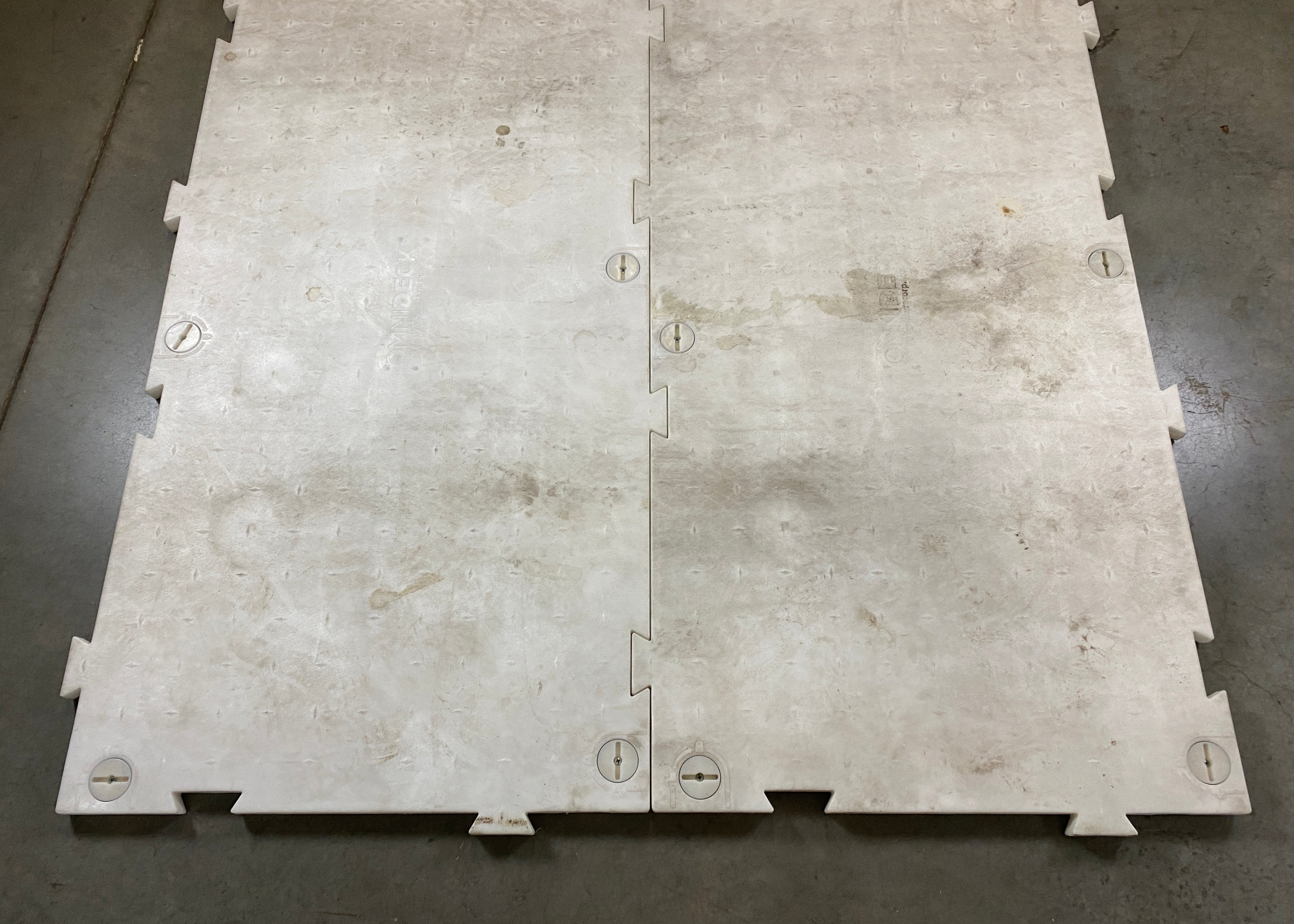 OmniDeck White Connector Ramp