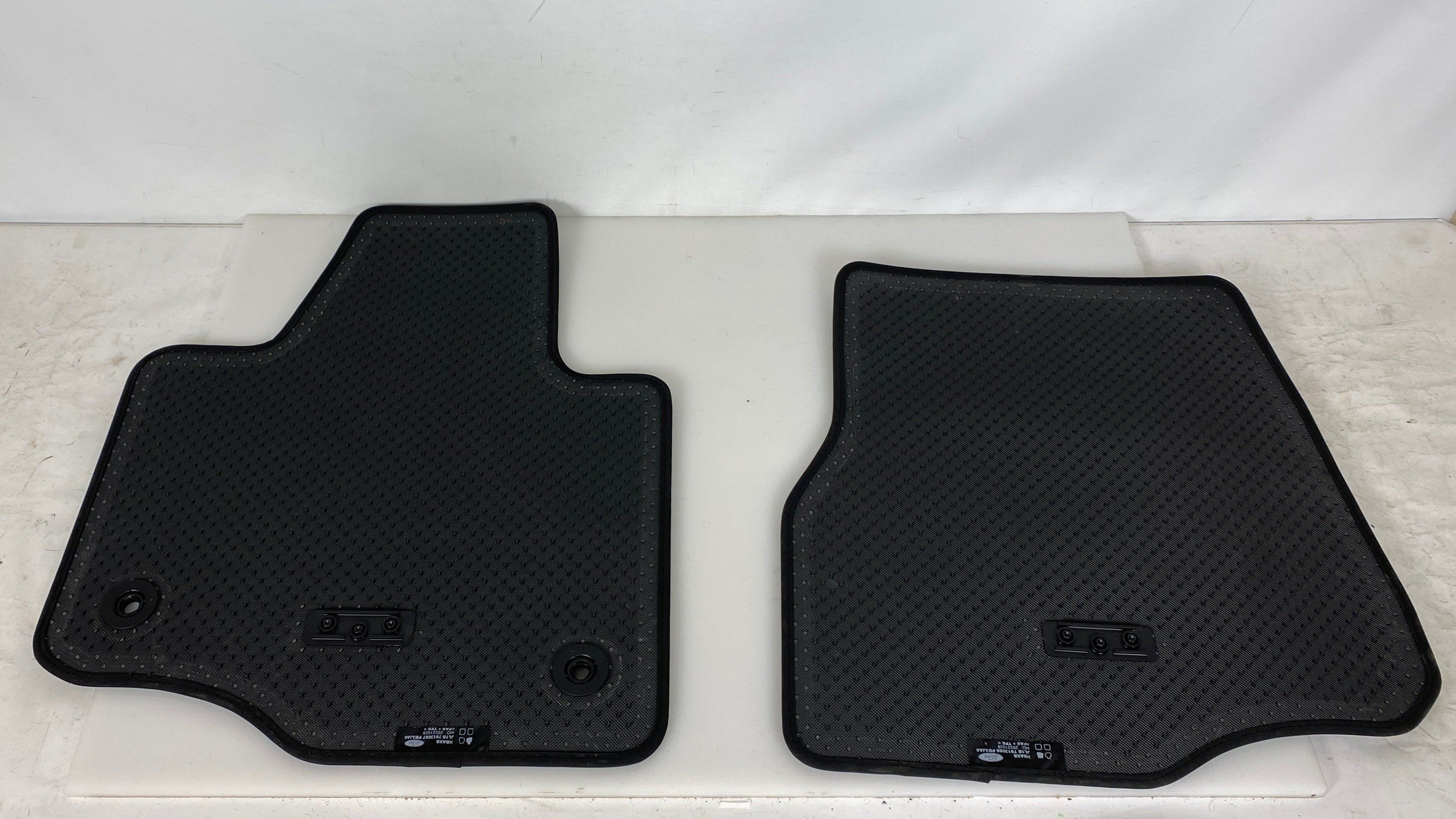 Set of 4 Ford Expedition Platinum Floormats