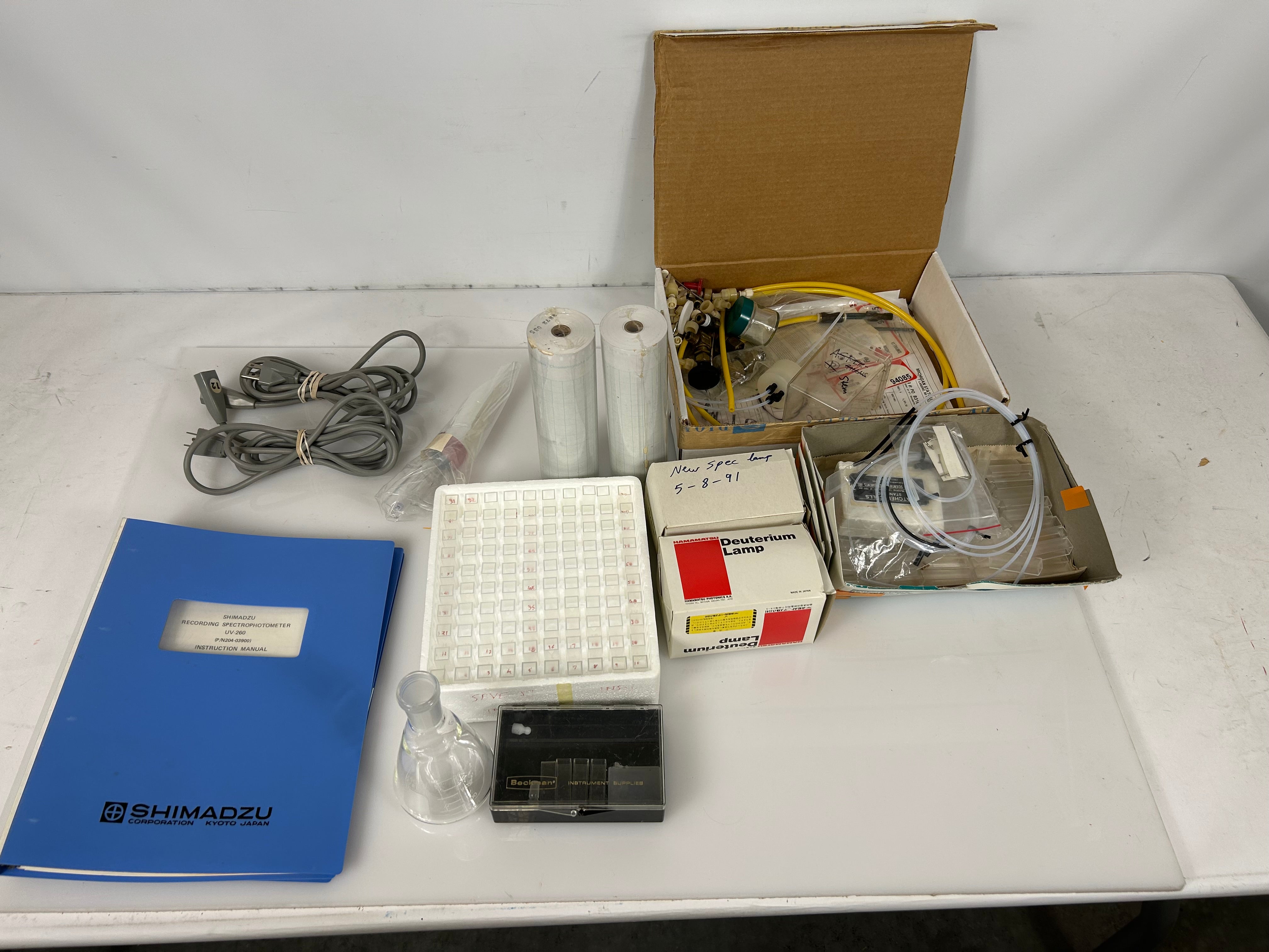 Shimadzu UV-260 UV-VIS Spectrophotometer with CPS-260 Controller