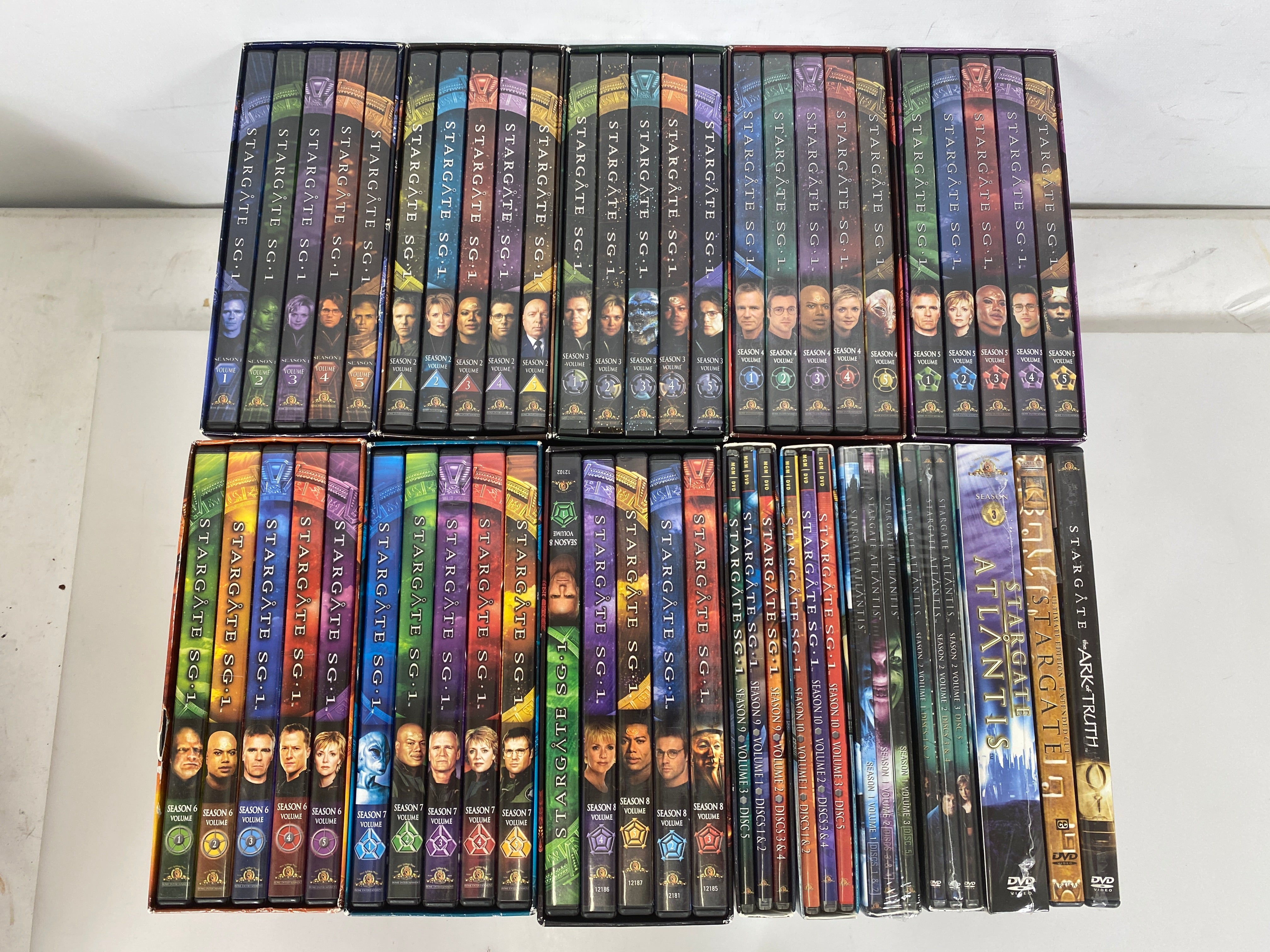 Stargate SG 1 Lot Seasons 1-10, Atlantis Seasons 1-3, 2 Films DVD 2001-2008
