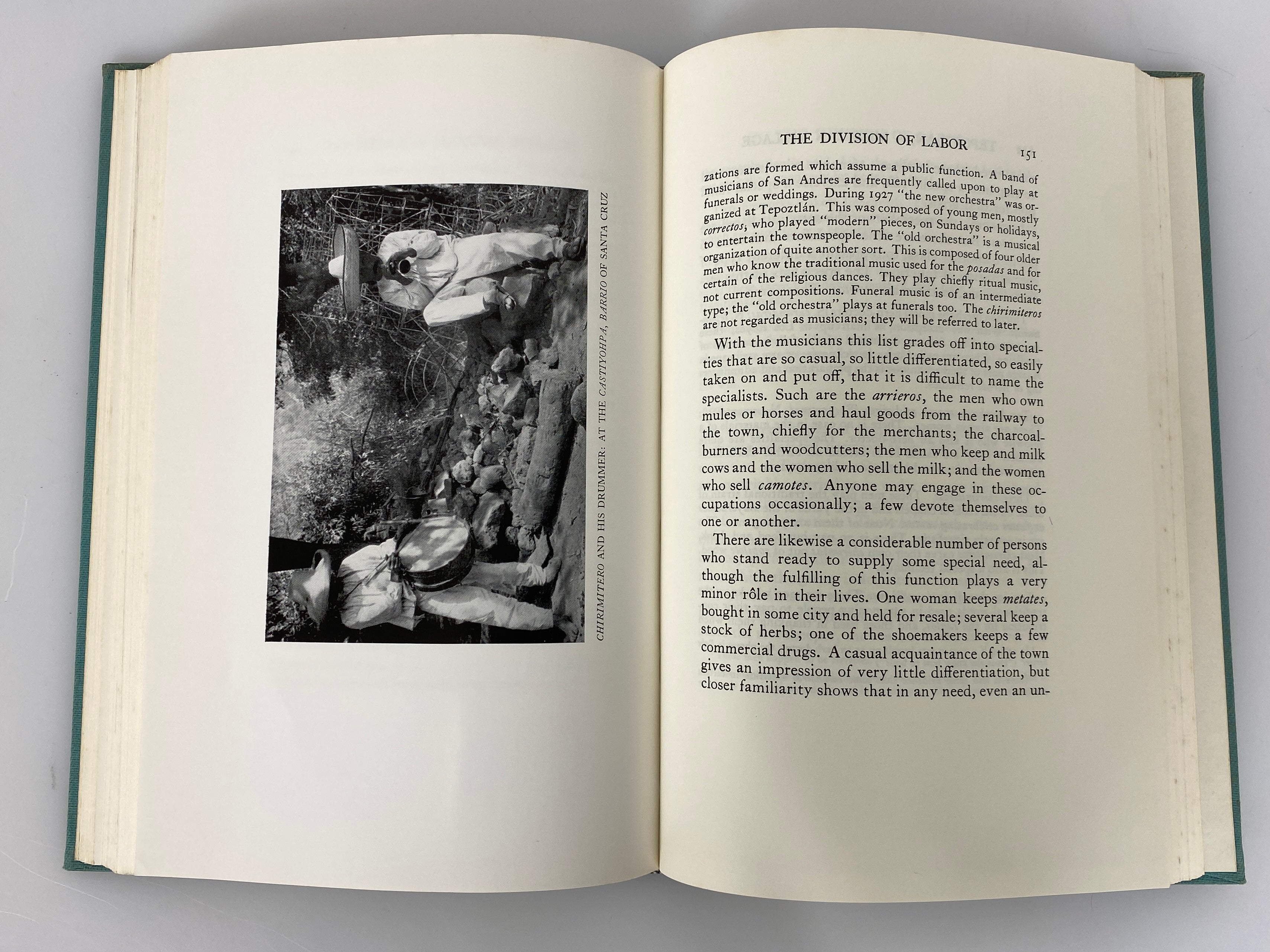 Tepoztlan A Mexican Village A Study of Folk Life by Robert Redfield 1964 HC