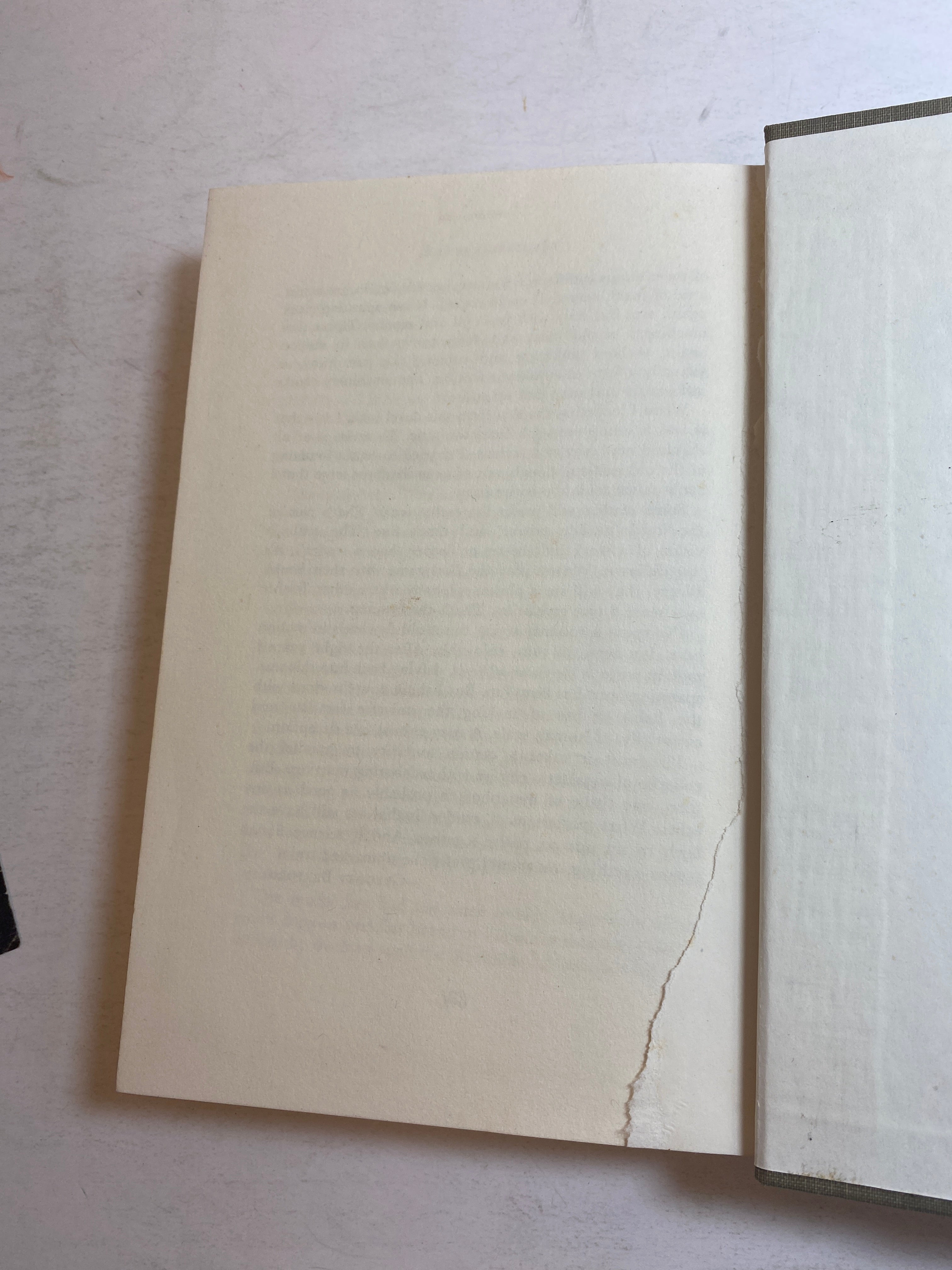 The Stars in Shroud Gregory Benford HCDJ Ex-Lib 1978