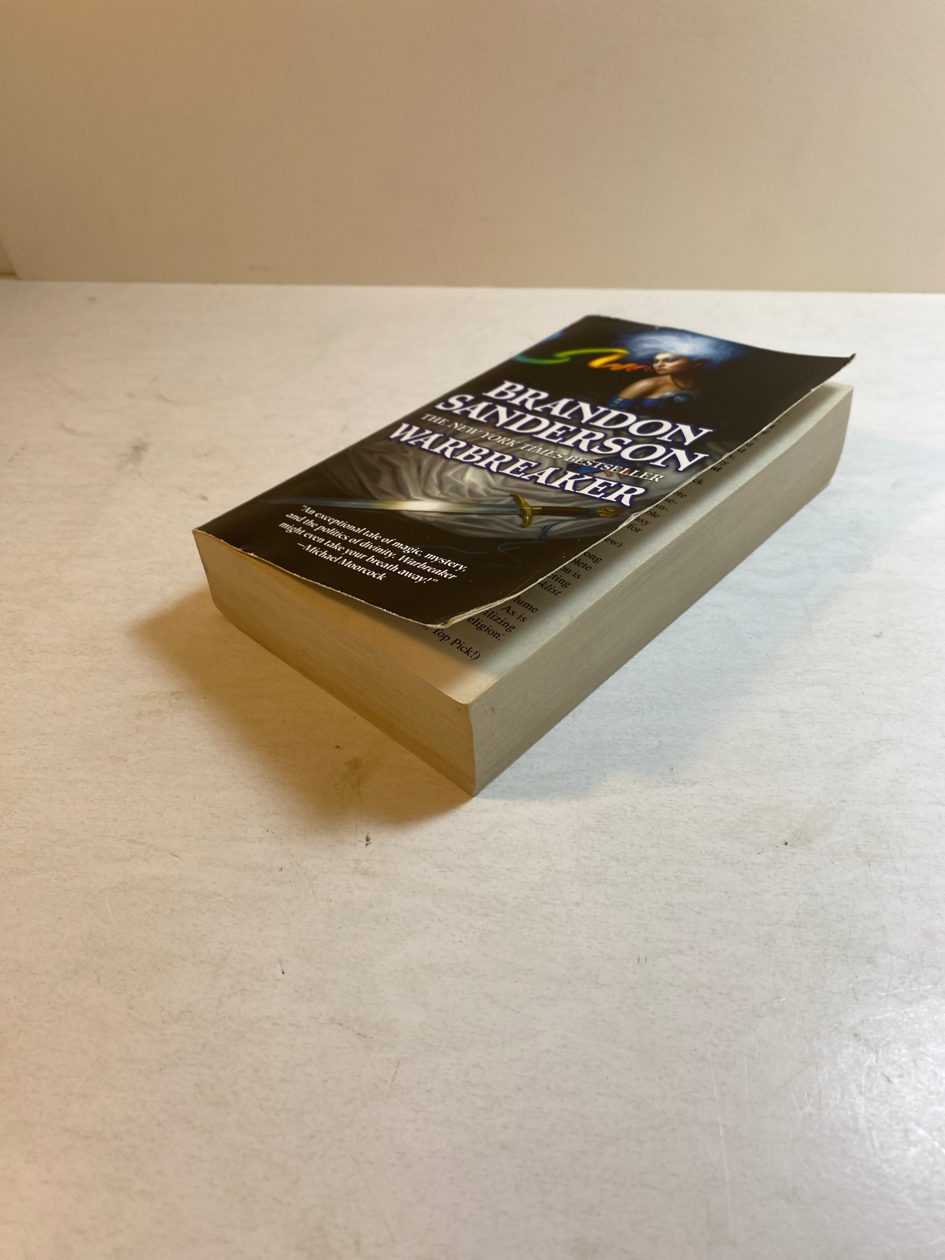 Warbreaker Brandon Sanderson paperback 2010