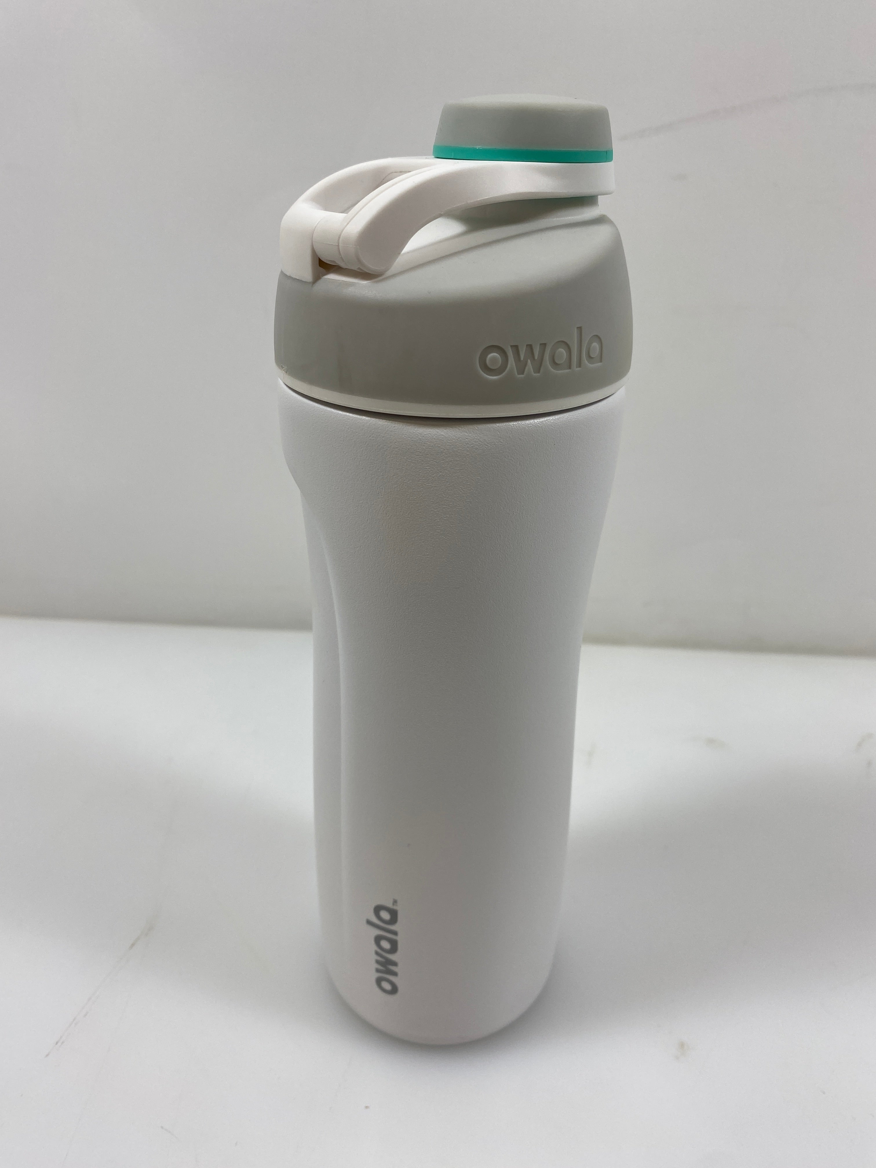 White Owala Water Bottle 19oz