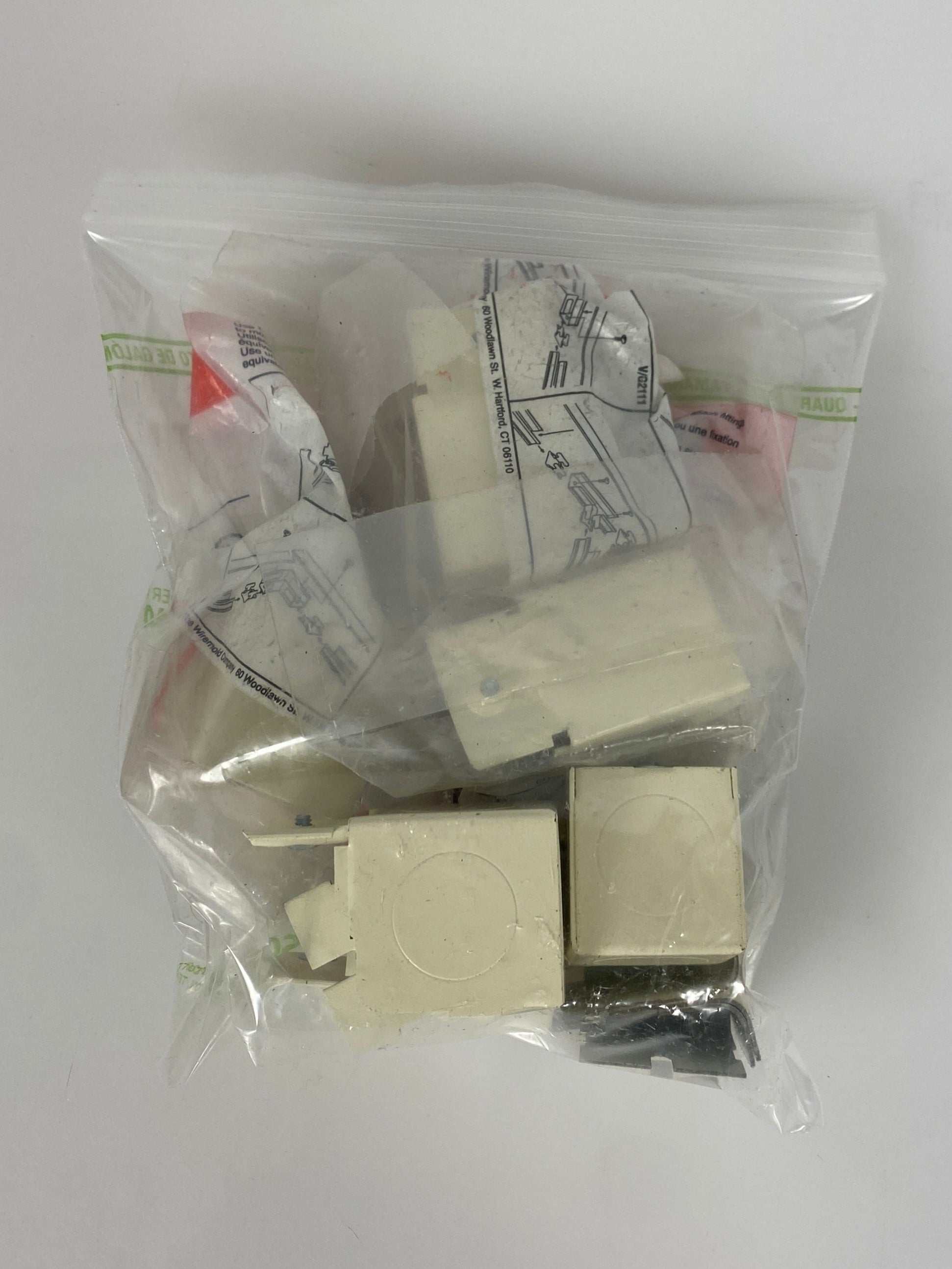 Wiremold End Fitting Entrance 1/2" #V2110A